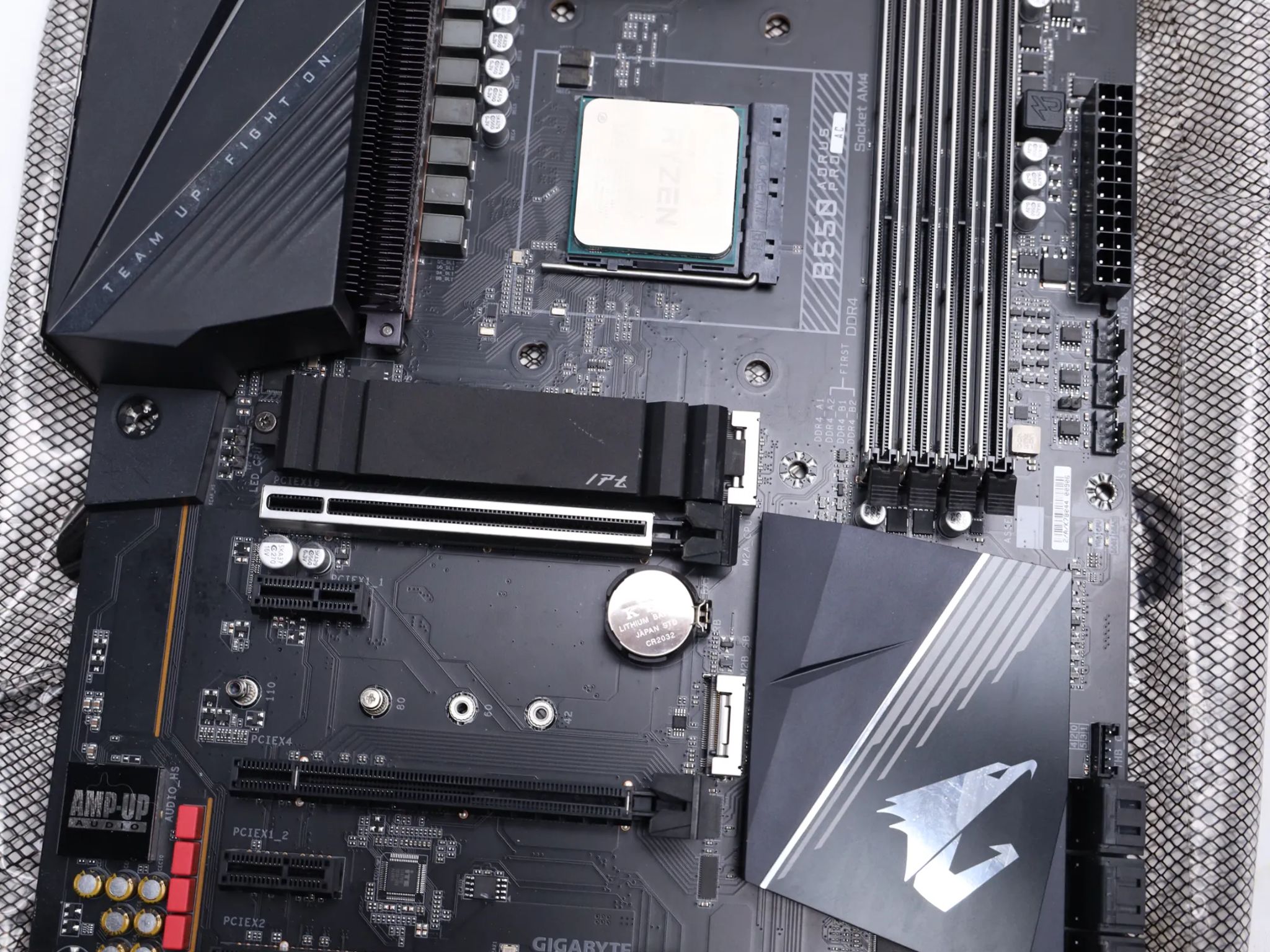 B550 Pro AC/ Ryzen 5 5600x/ 32gb ddr4/ AMD Wraith CPU cooler.