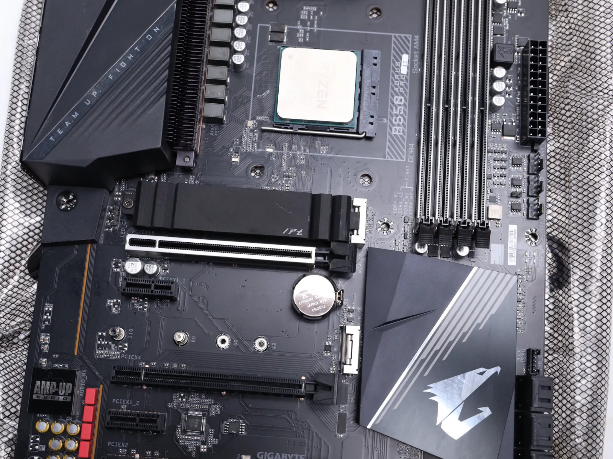 B550 Pro AC/ Ryzen 5 5600x/ 32gb ddr4/ AMD Wraith CPU cooler.