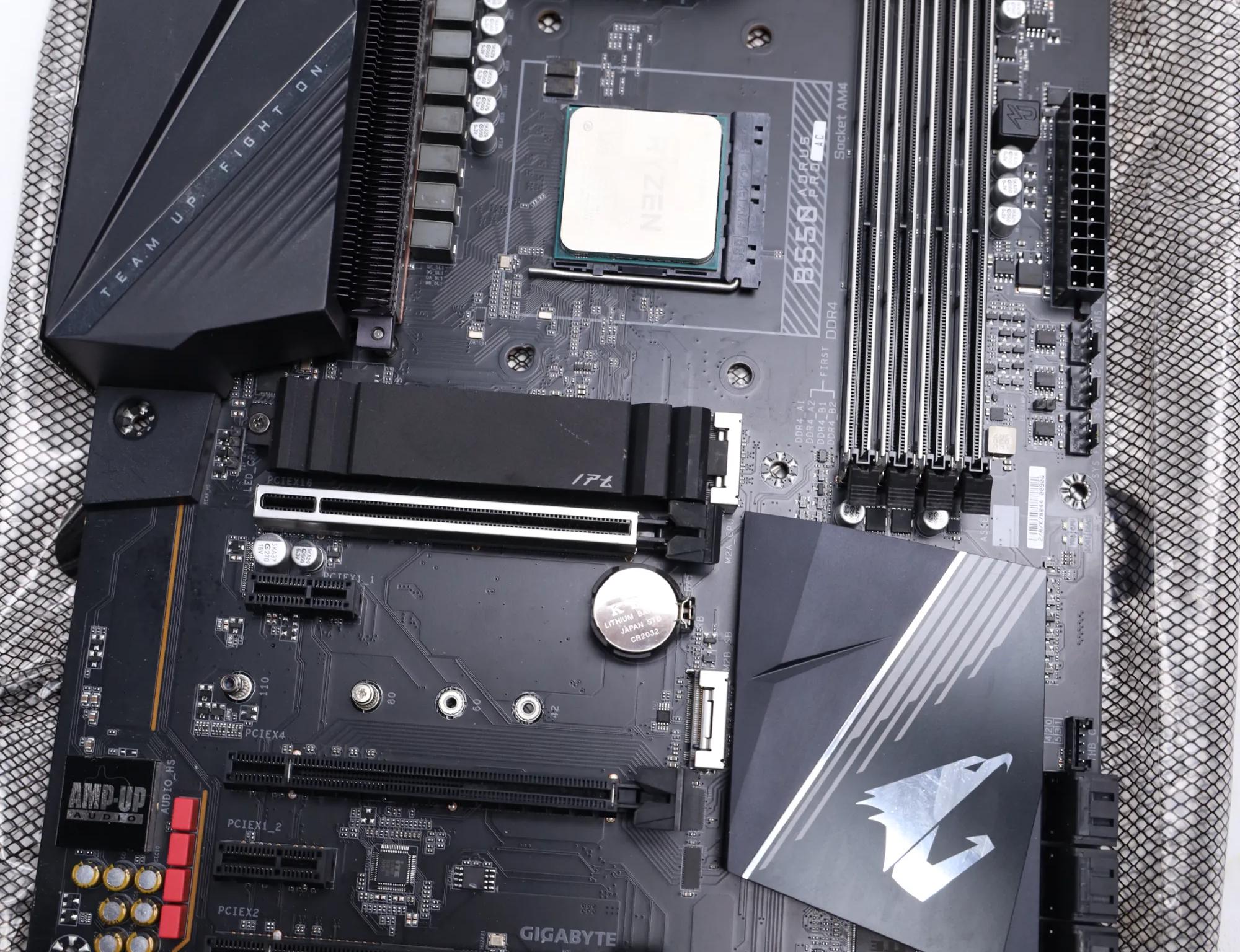 B550 Pro AC/ Ryzen 5 5600x/ 32gb ddr4/ AMD Wraith CPU cooler.