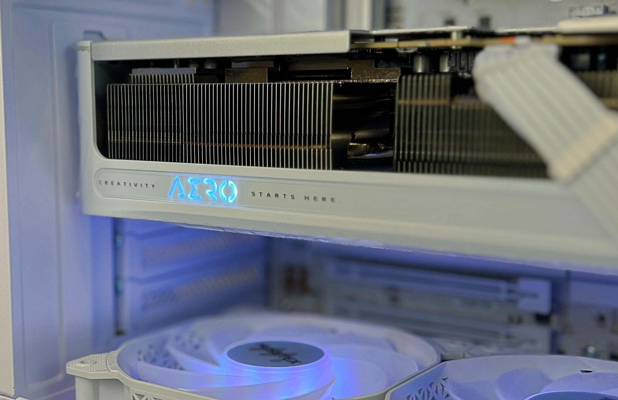 RTX 5070 TI Aero 9800X3D 32GB DDR5 2TB M.2 WIFI 7 Win 11 Pro