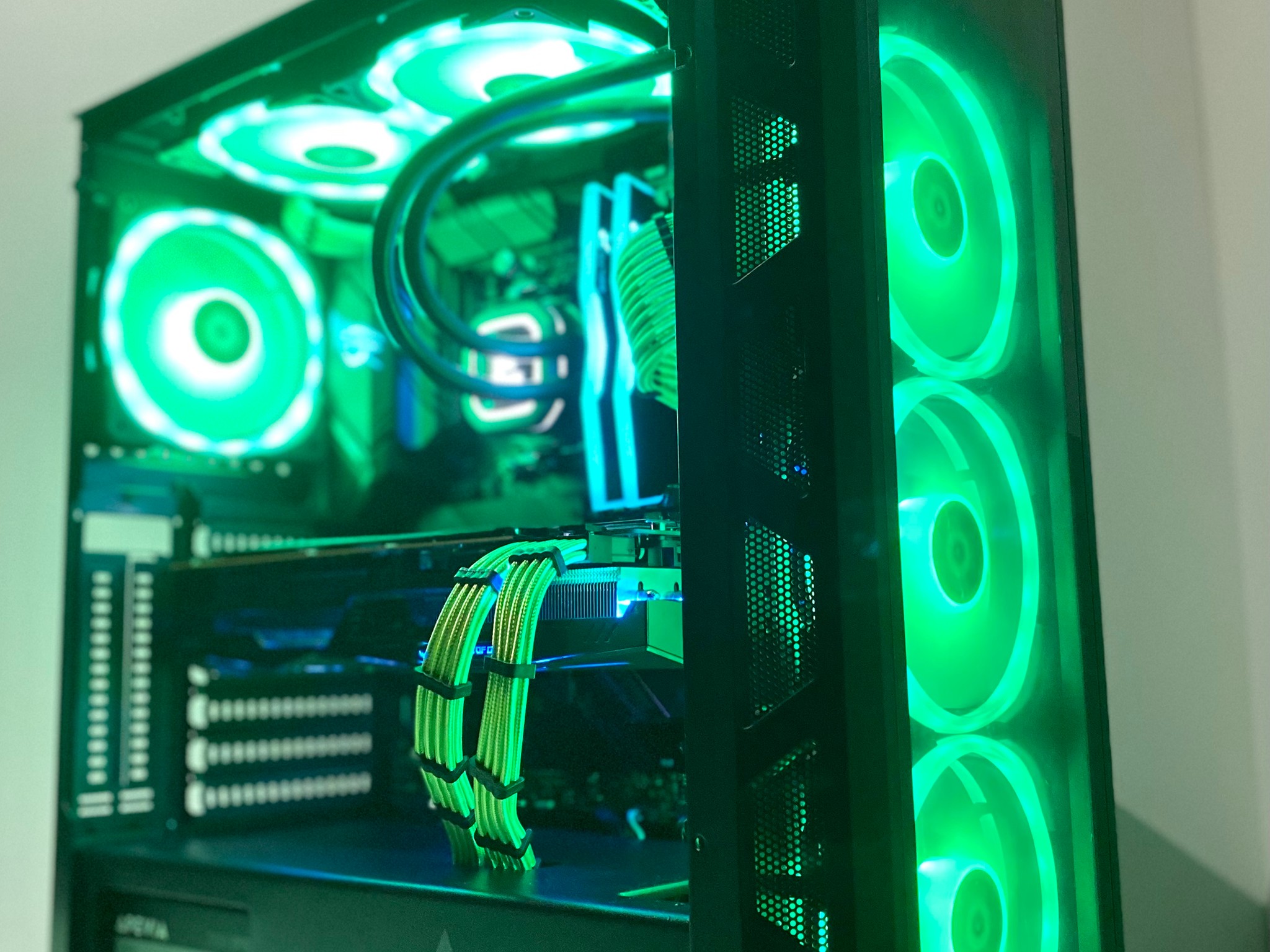 Very “Strix” Assassin🥷🔥|RX 5700XT| Ryzen 5@4GHz| 16GB DDR4(Warhawk)| 1TB NVMe SSD| Windows 11 Home