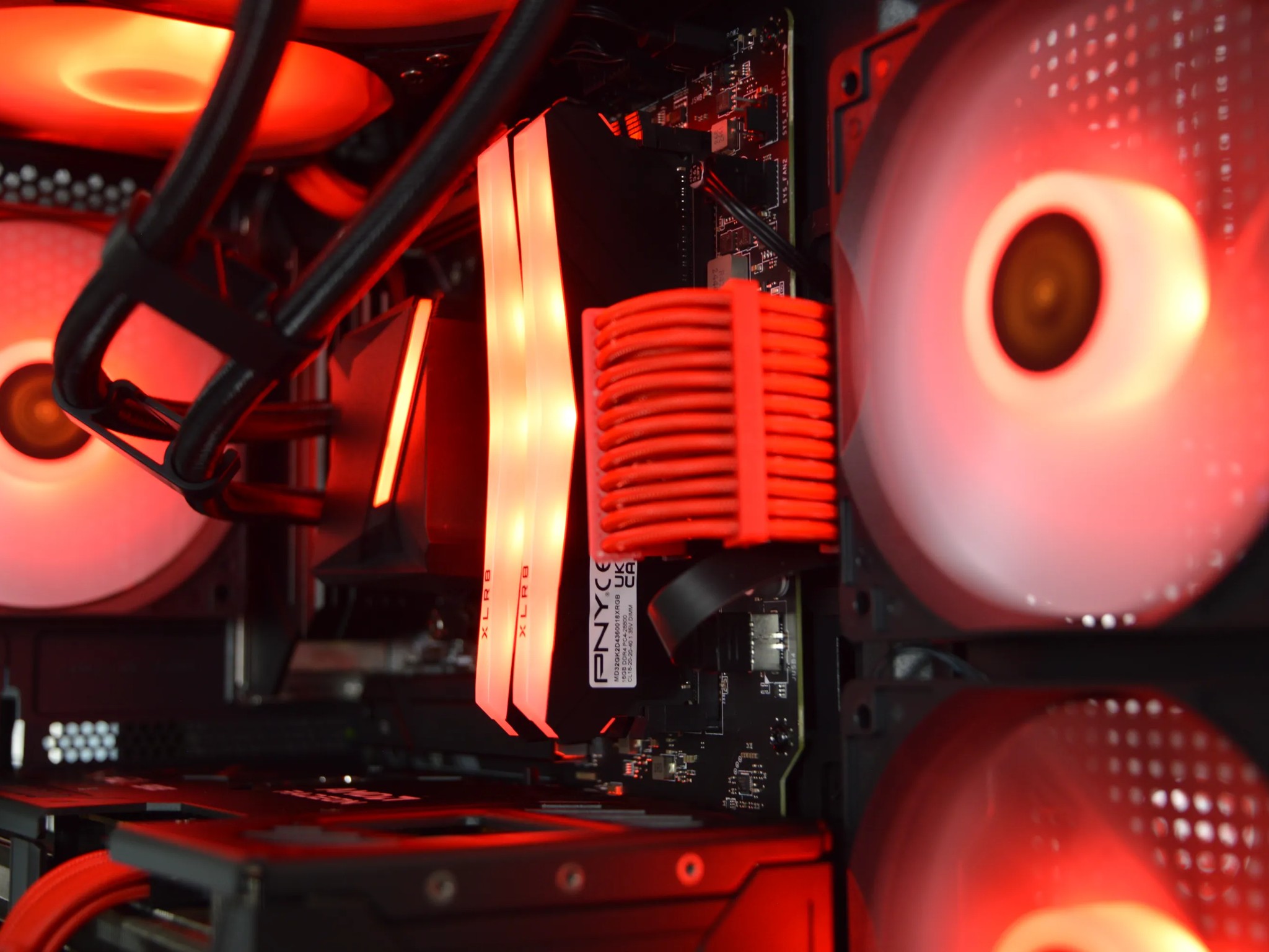 🔴EXTREME🔴| RX 9070 16GB | RYZEN 7 5700X | 32 GB RGB DDR4 RAM | 2TB GEN 4 NVME SSD | Team Red PC |