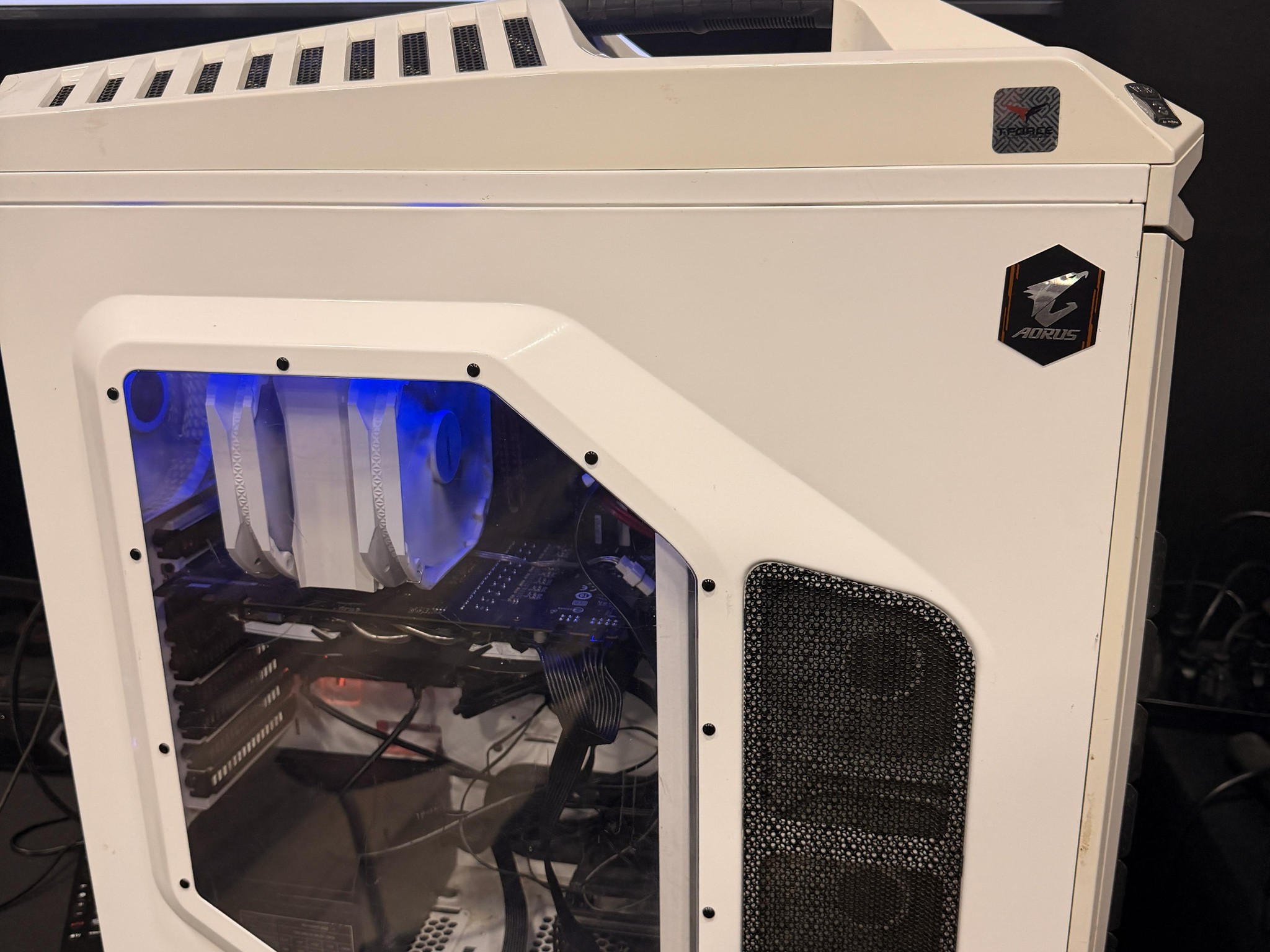 Gaming PC Ryzen 7 1700X GTX 1080 8GB 16GB RAM 500GB NVMe + 1TB HDD Win11 Pro