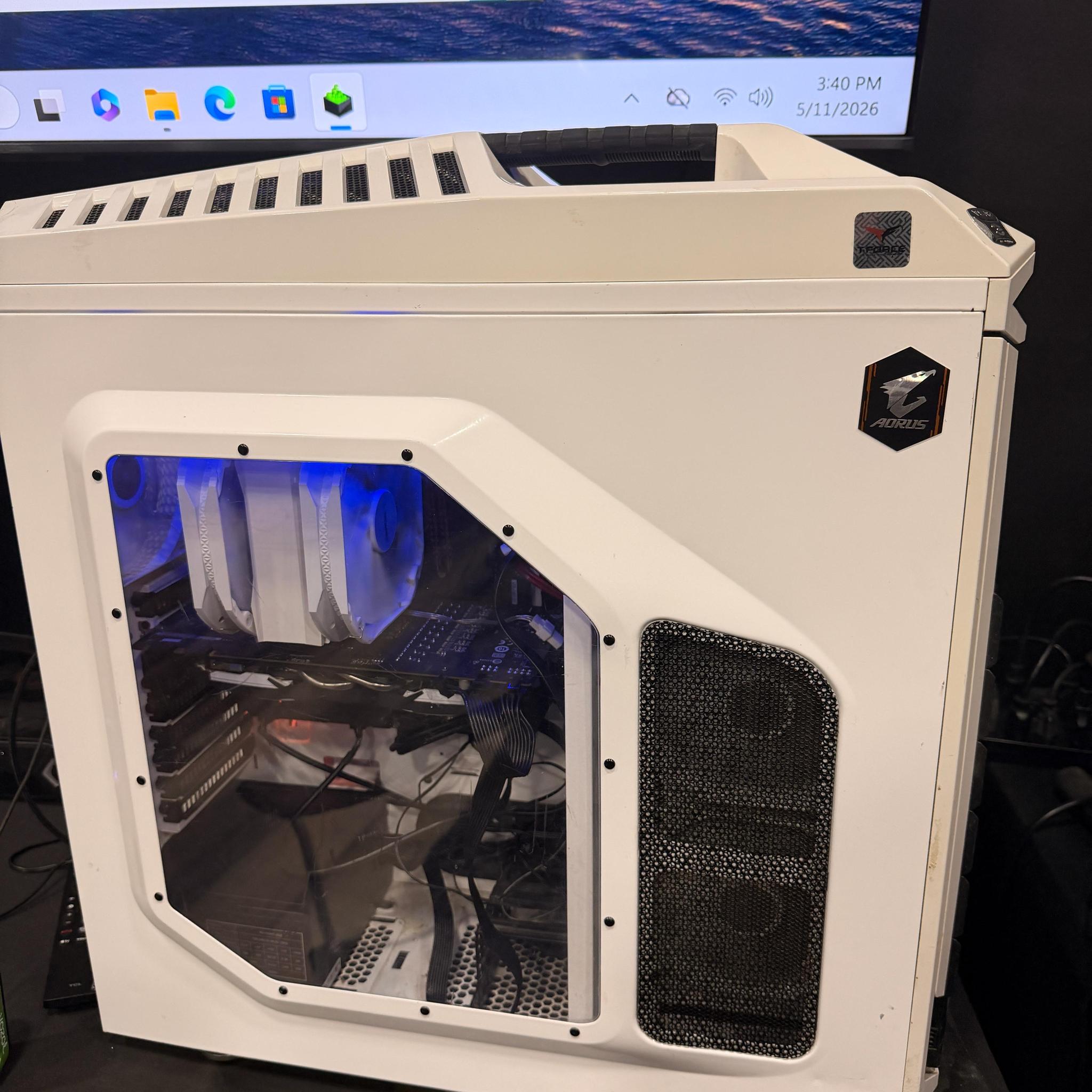 Gaming PC Ryzen 7 1700X GTX 1080 8GB 16GB RAM 500GB NVMe + 1TB HDD Win11 Pro