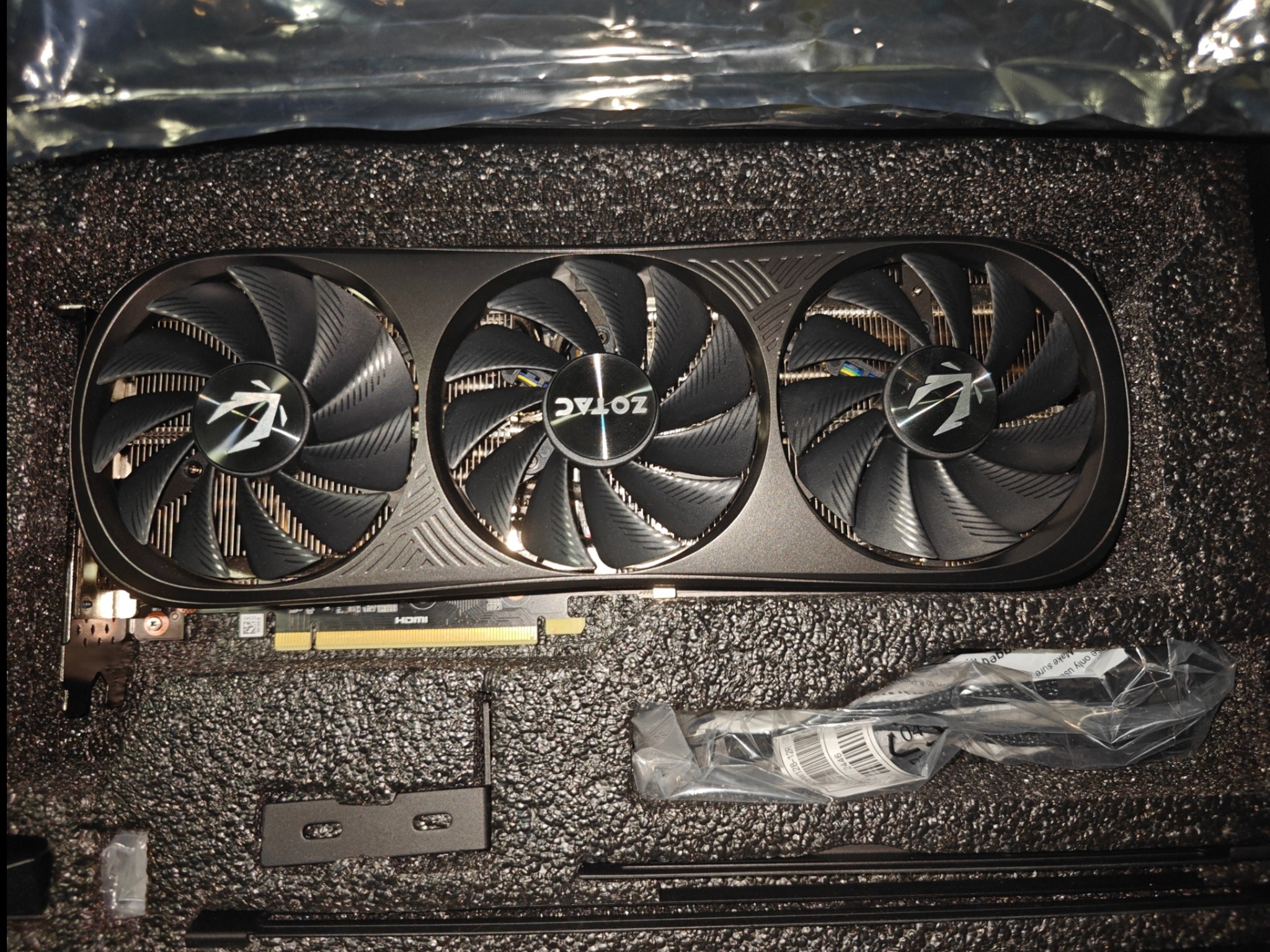Zotac GAMING Trinity OC GeForce RTX 4070 Ti SUPER