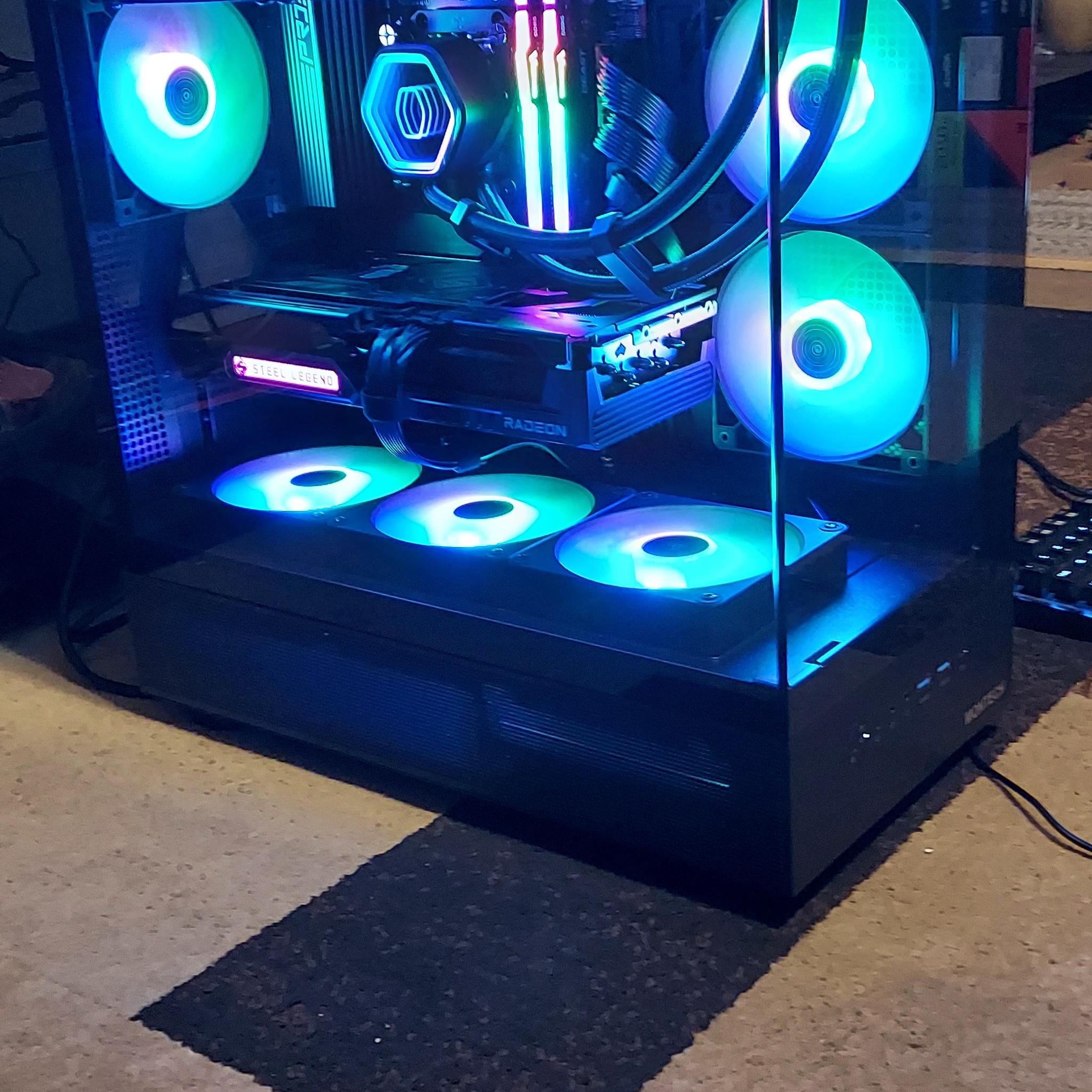 Ryzen 7700X/RX 9070XT Gaming PC