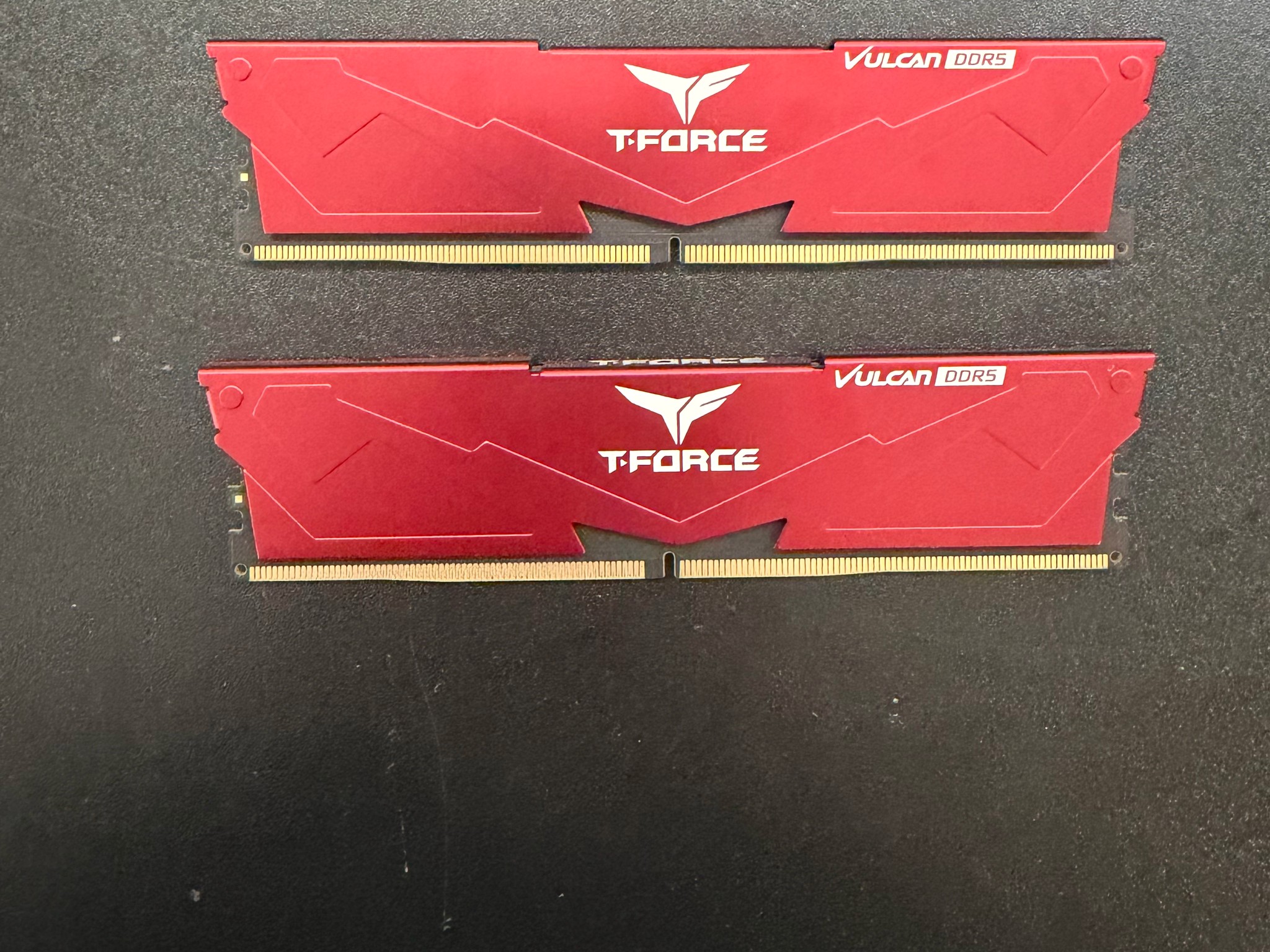 TEAMGROUP T-Force Vulcan 32GB DDR5 6000MT/s CL38 RAM – 2x16GB