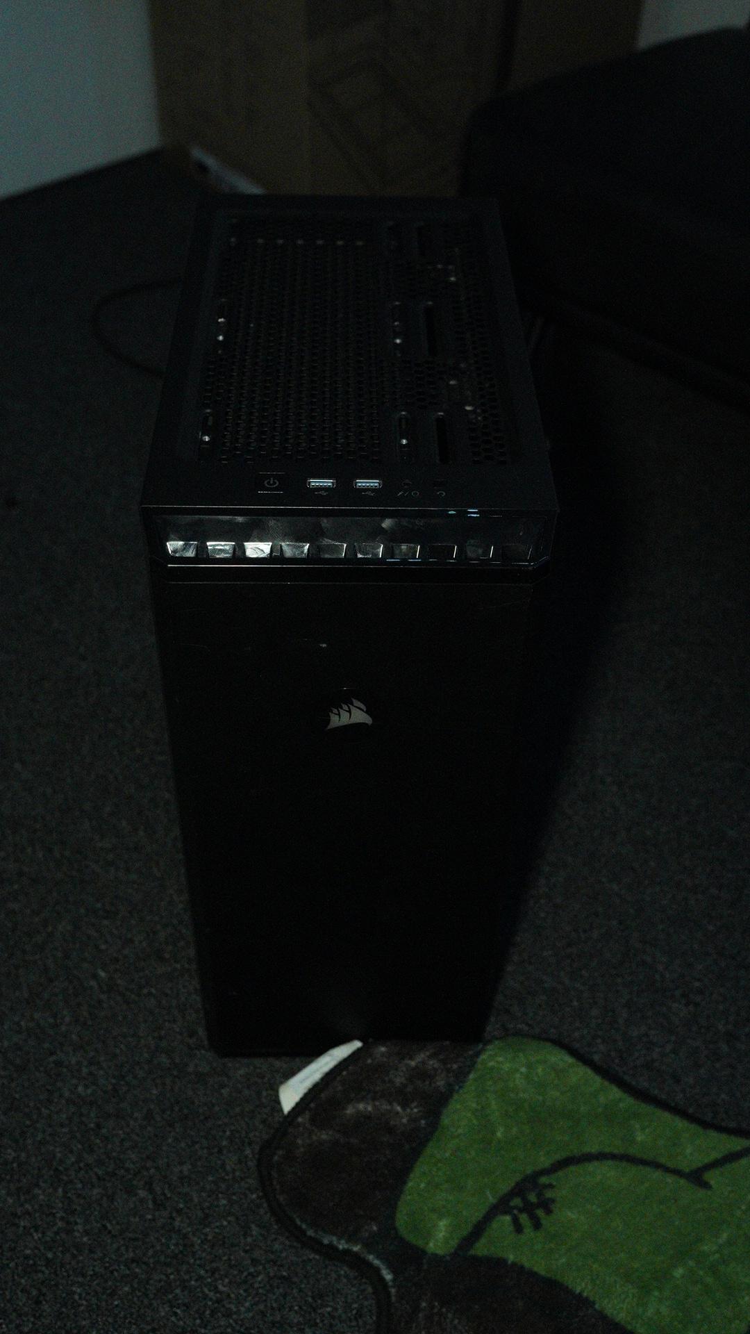 Nvidia GTX 1650 4GB - AMD Ryzen 7 5700 - Razer 240MM AIO Cooler - 16GB DDR4 Ram