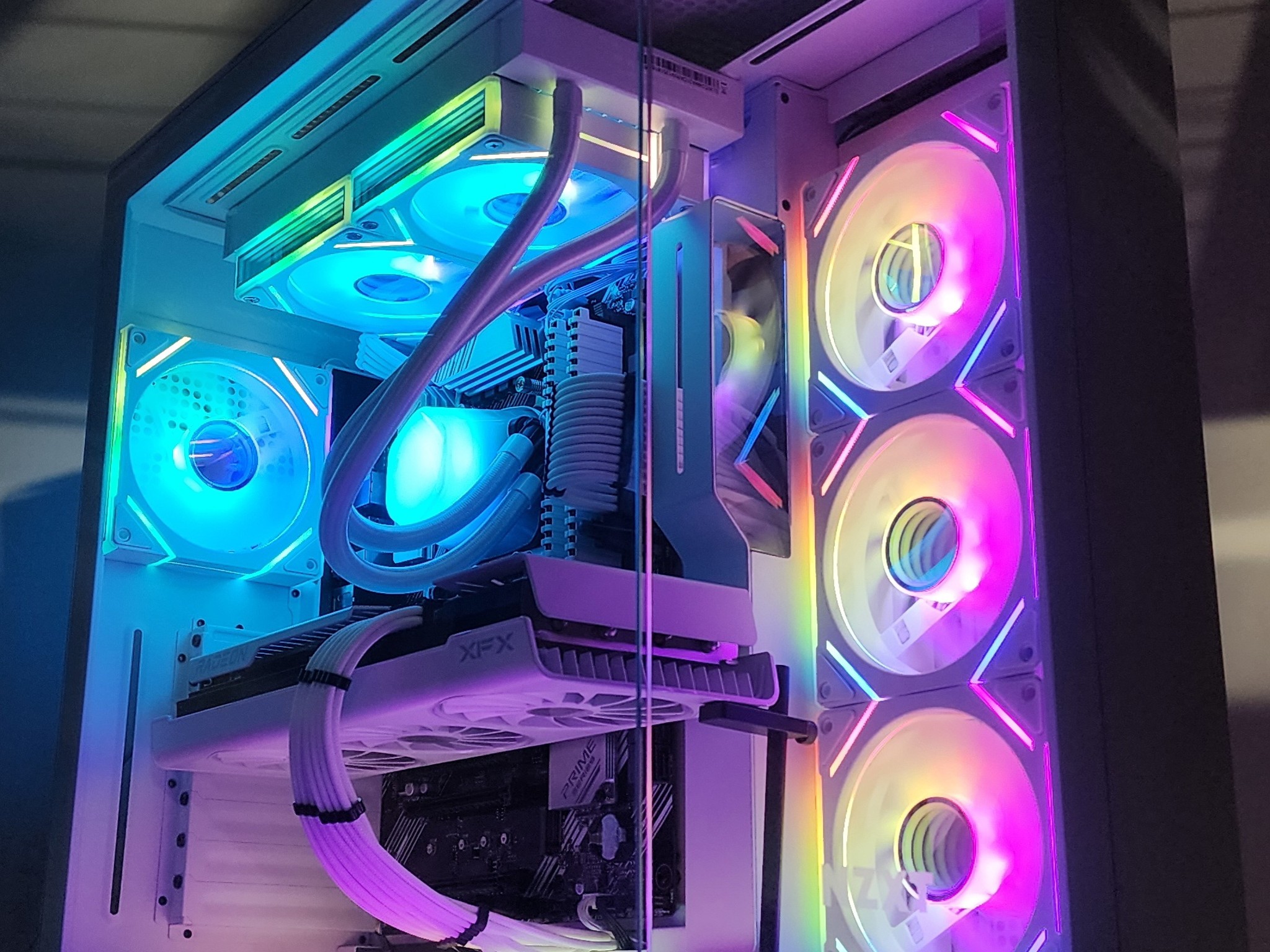 Gaming PC Ryzen 7 5700X 32GB RAM 1TB SSD RX 7800 XT 16GB Windows 11 Computer