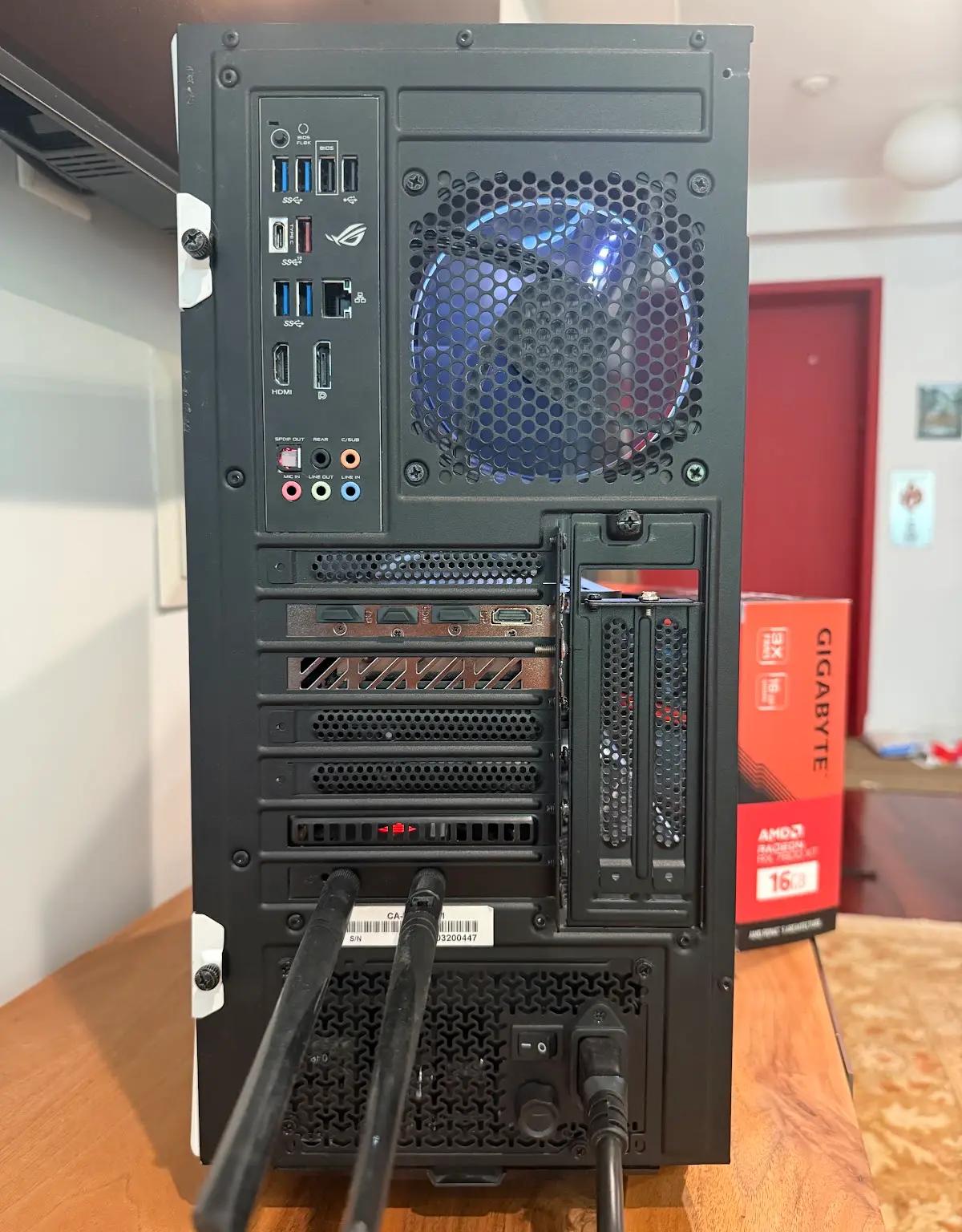 AMD RX 7800 XT Ryzen 7 5700X Custom Gaming PC
