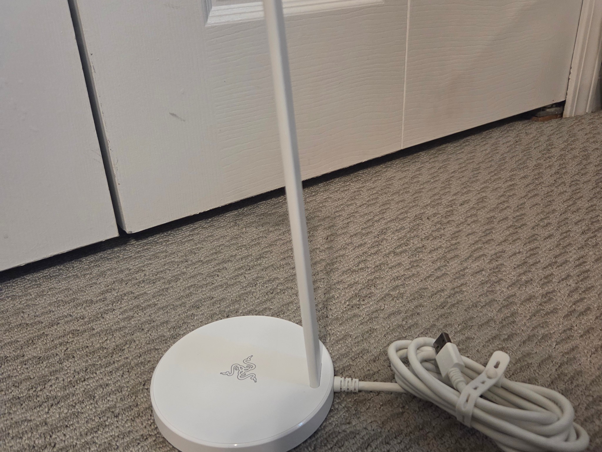 Razer Base Station V2 Chroma Headset Stand Chroma in white (Great Condition)