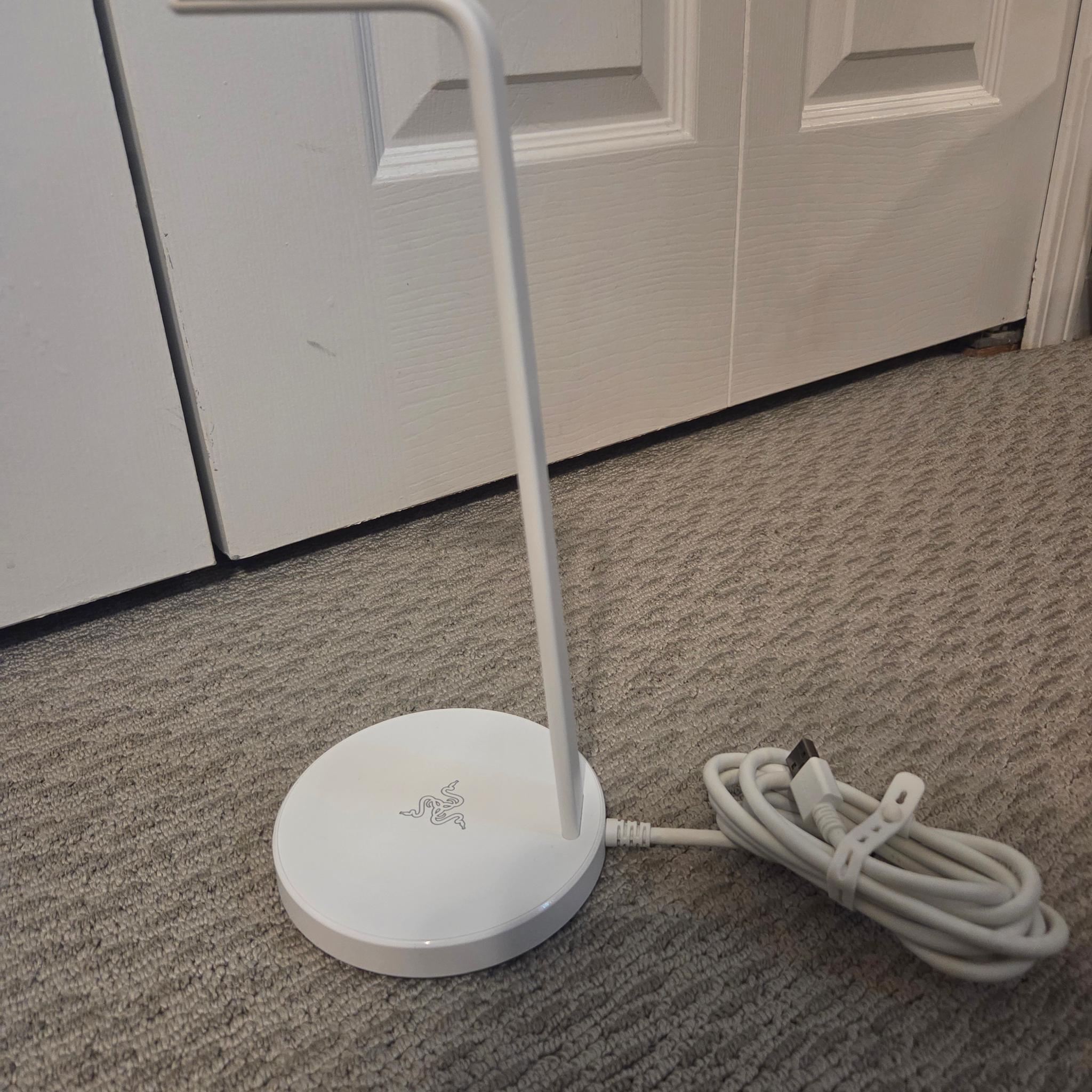 Razer Base Station V2 Chroma Headset Stand Chroma in white (Great Condition)