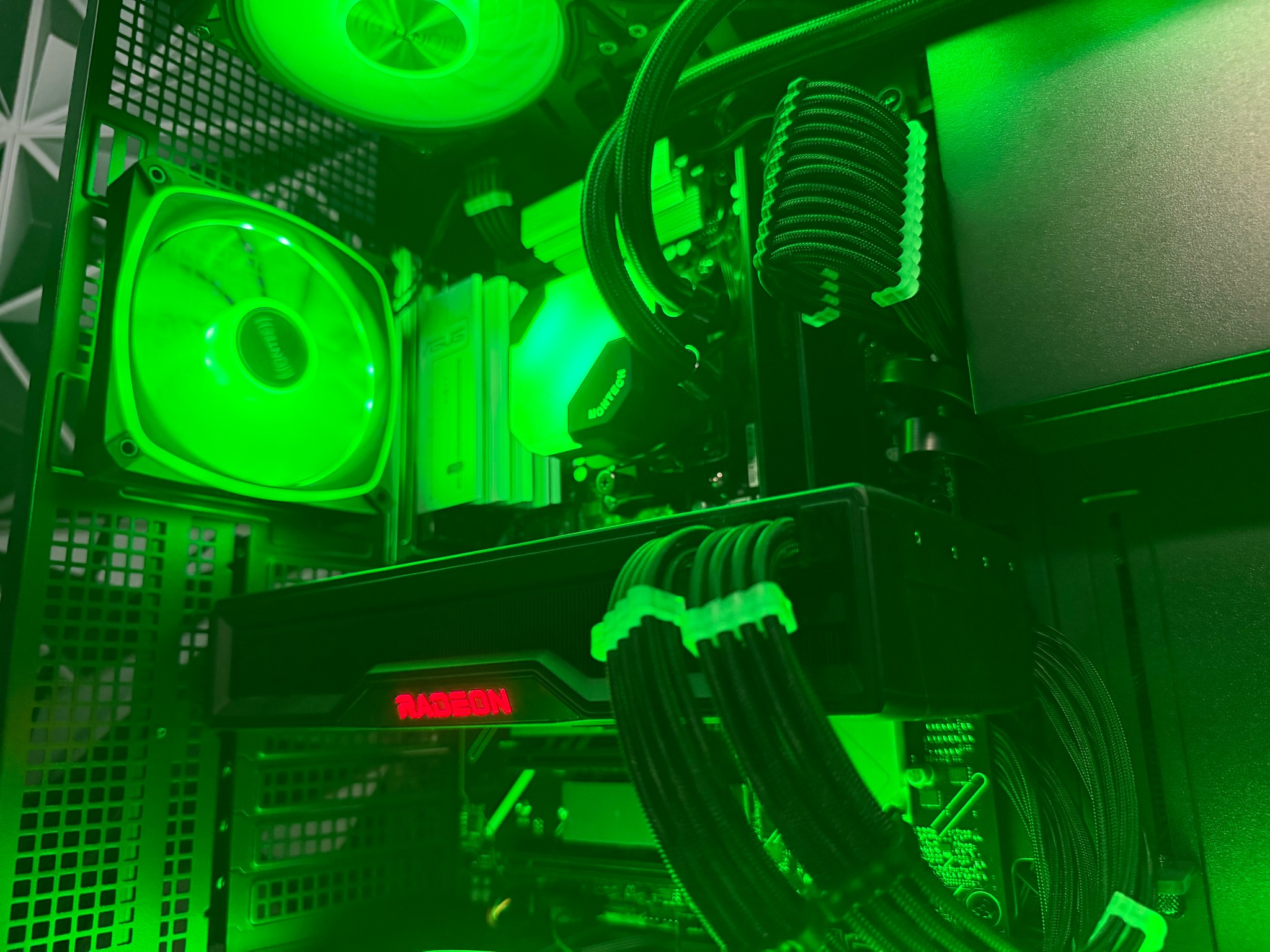 🌊🖤 BLACK OCEAN 🖤🌊Ryzen 7 7700X| RX 6950XT| 32 GB DDR5| 1.5 TB NVMe| 850W PSU