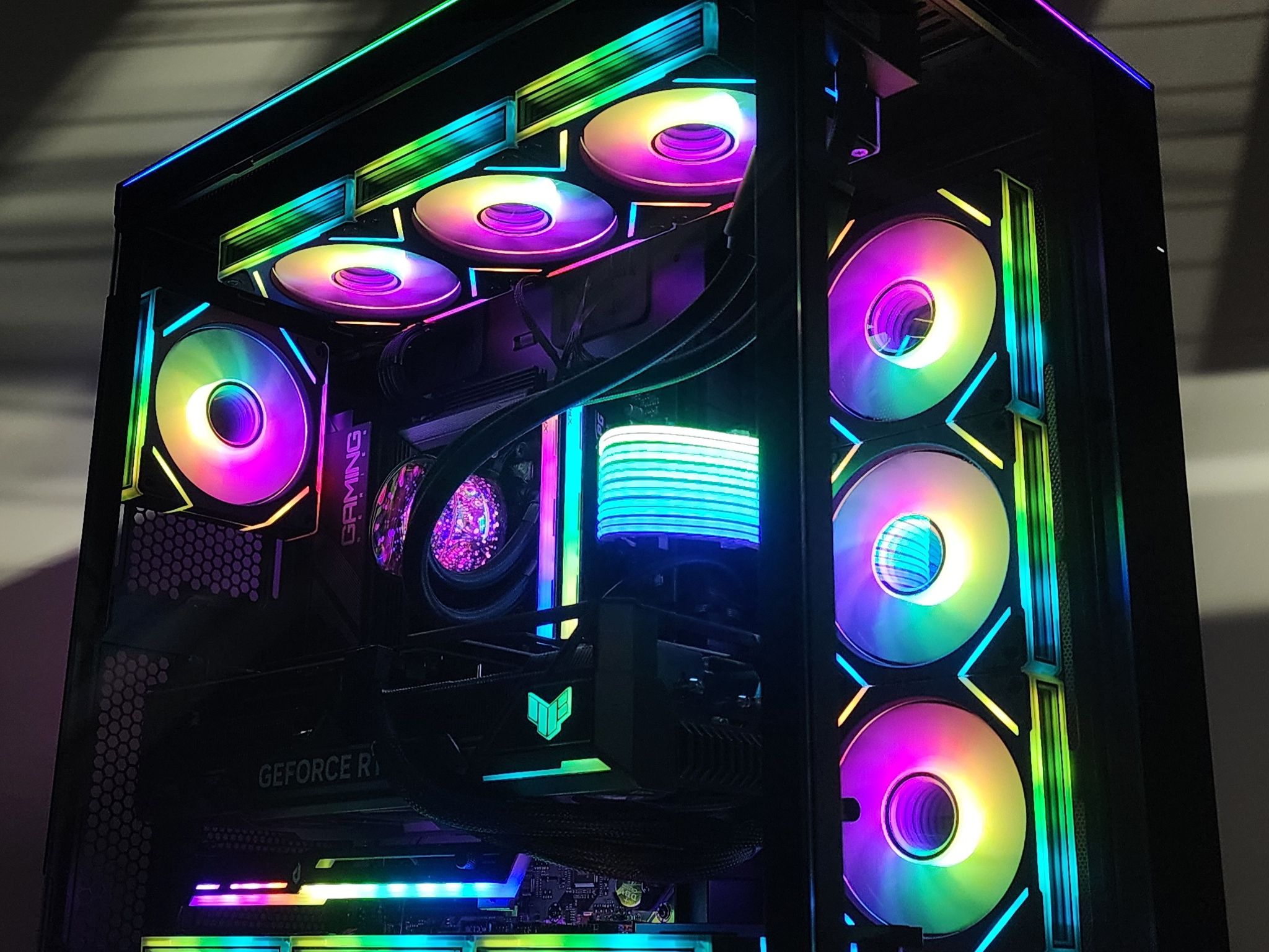 Gaming PC Ryzen 7 9800X3D 32GB RAM 2TB SSD RTX 4080 16GB Windows 11 Computer