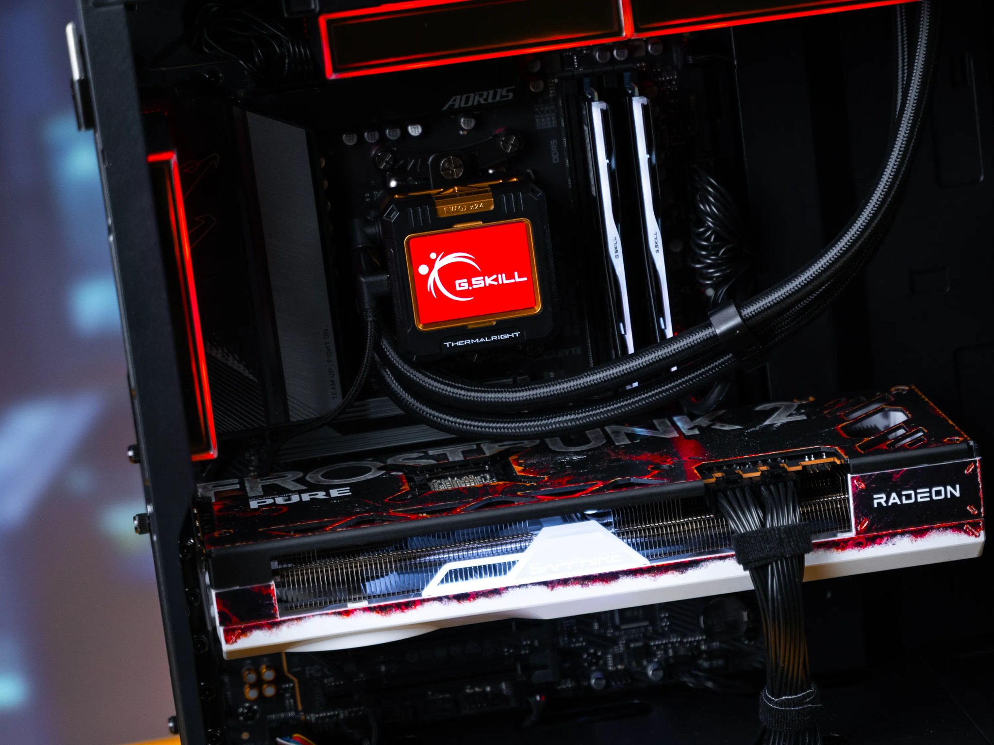 “Xenodromus” RX 7700 XT Ryzen 5 8400F 32GB Windows 11 Pro 1TB Gaming PC Masterpiece