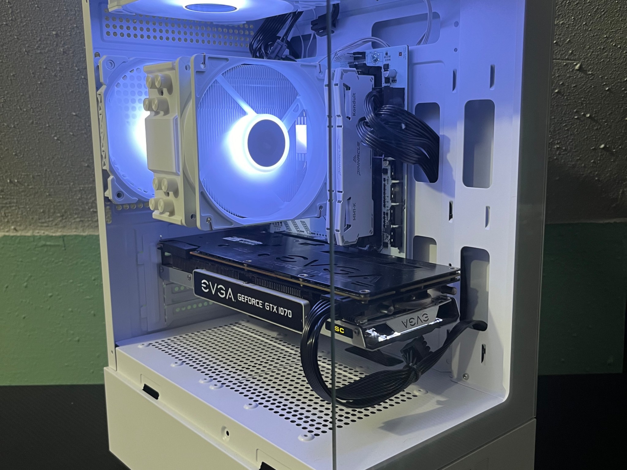 Budget Gamer | GTX 1070 | Ryzen 5 | 32GB Ram |