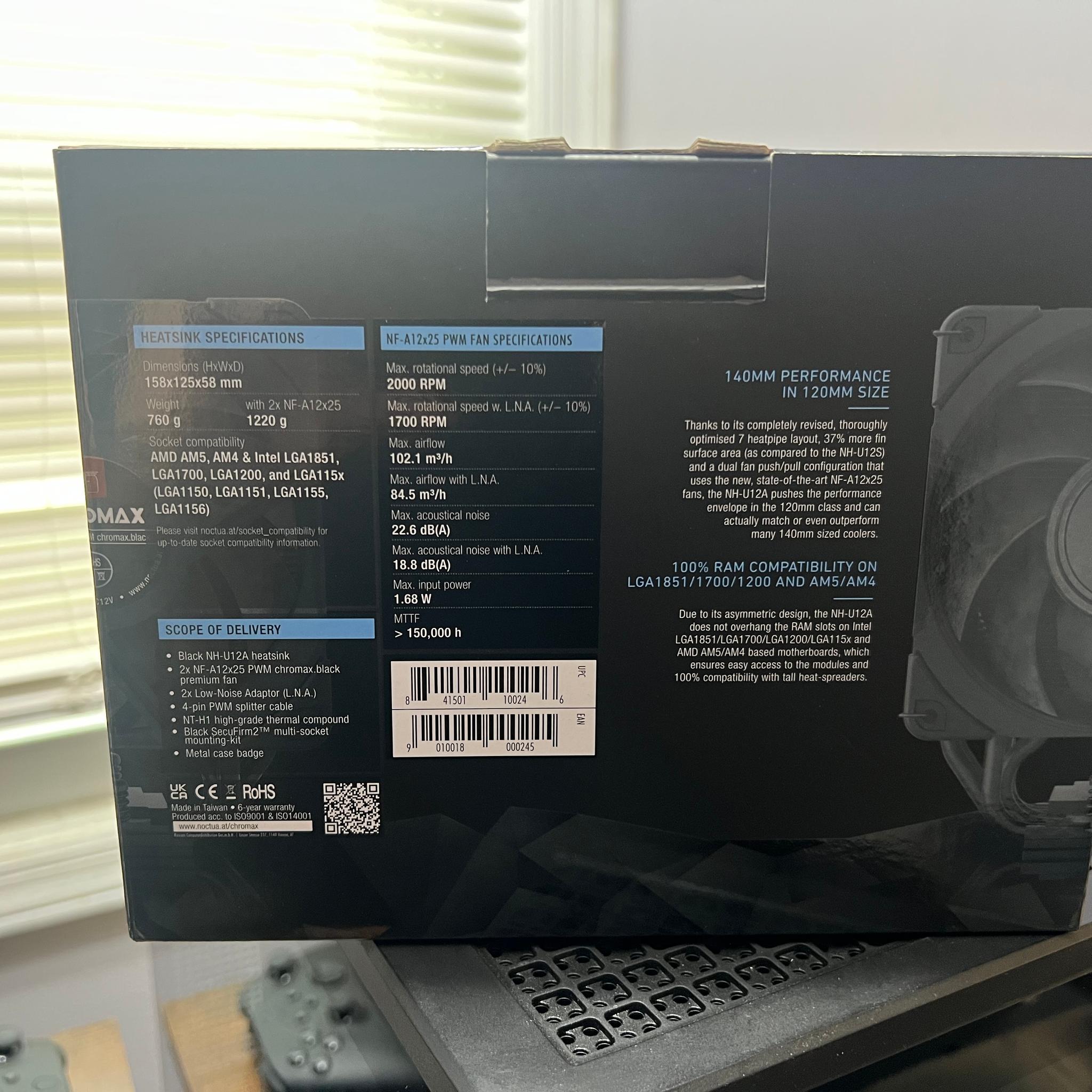 Noctua NH-U12A chromax.Black, 120mm Single-Tower CPU Cooler (Black)