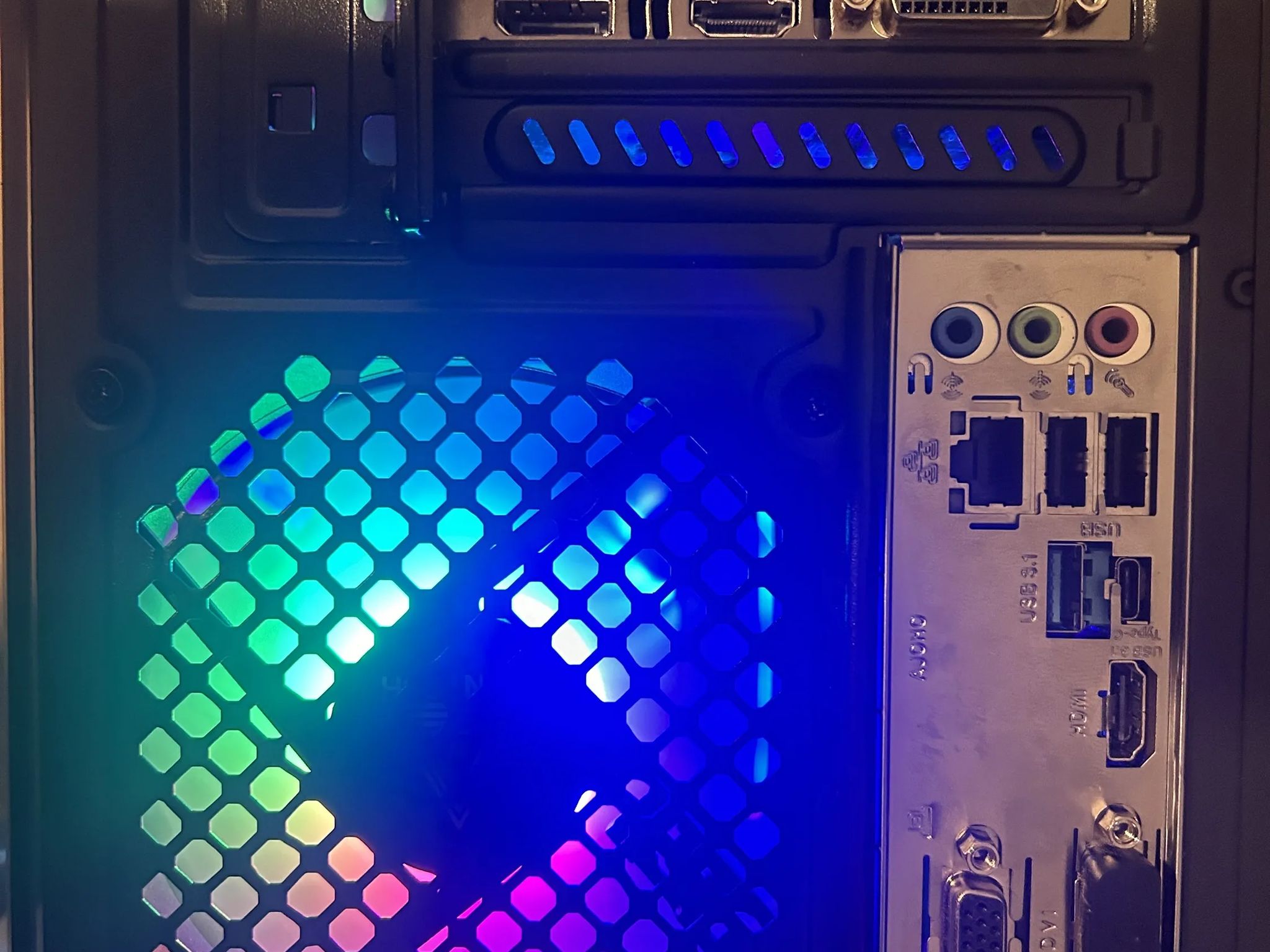 GAMING PC i5 9400f 16GB DDR4 NVIDIA GTX 1050 TI RGB Lighting RGB Fans
