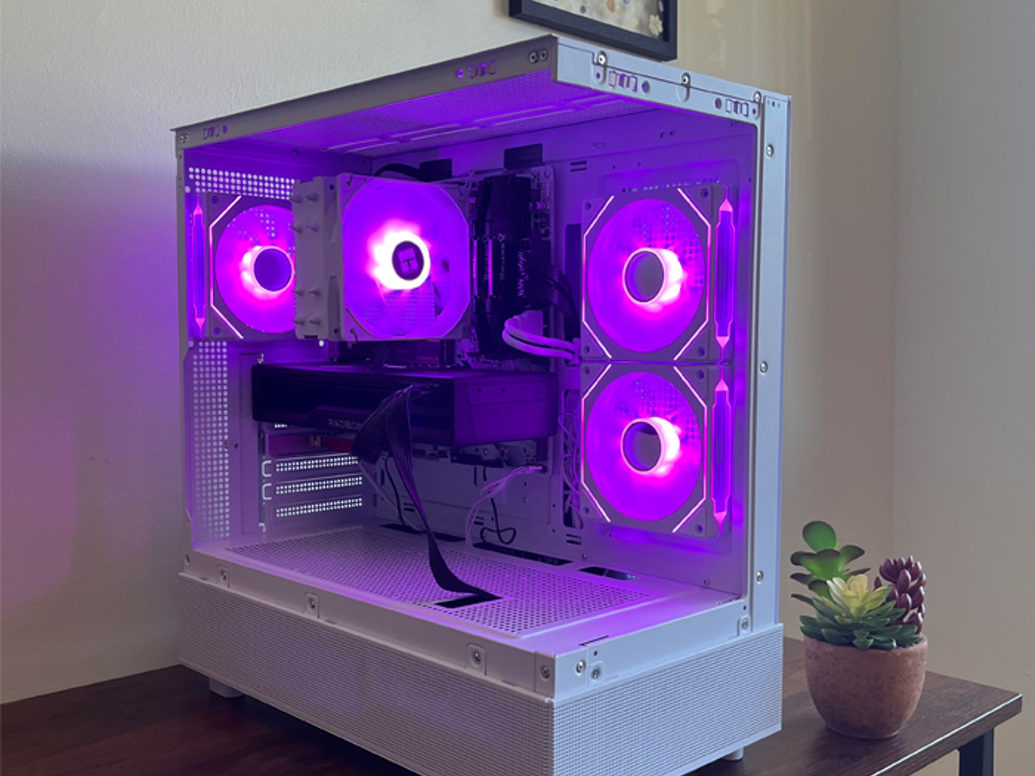 White Night - 6800XT - 5600X - 32GB - 2TB SSD