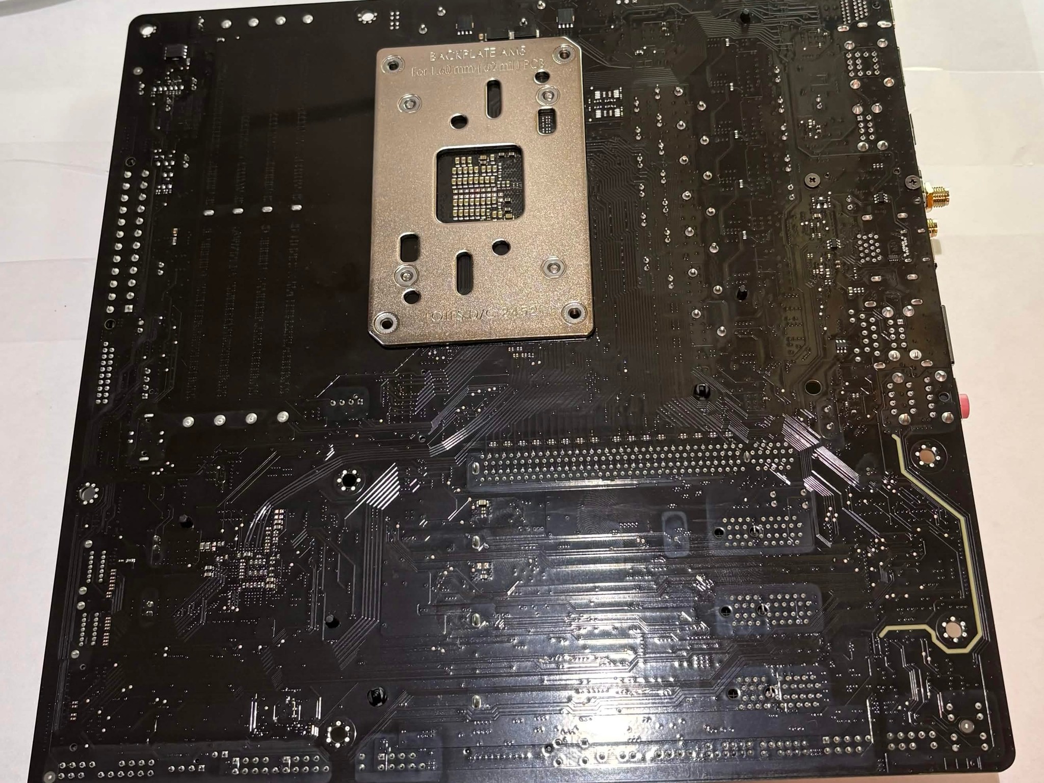 Gigabyte B650M D3HP AX AM5 Micro-ATX Motherboard | DDR5 | WiFi 6E | Ryzen 7000/8000/9000