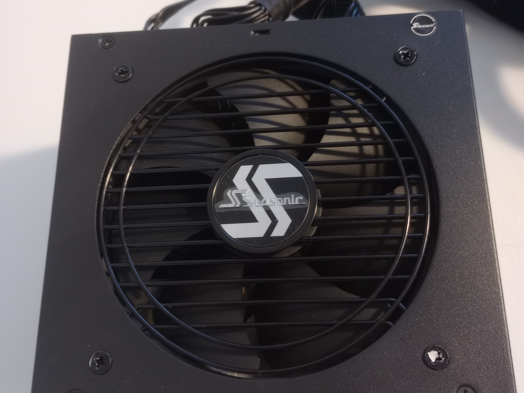 Seasonic FOCUS GX-650 650 Watt 80 Plus Gold Fully Modular ATX Power Supply