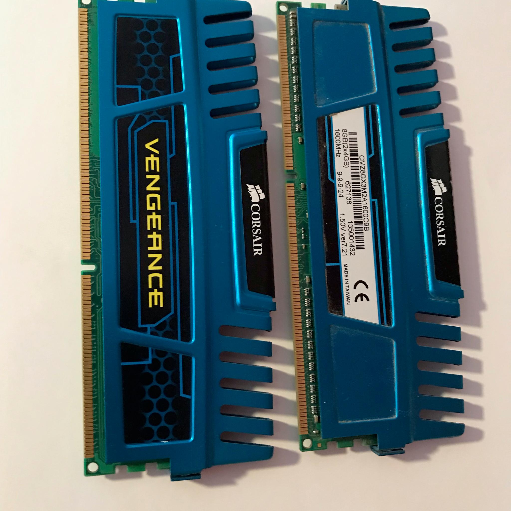 Corsair Vengeance DDR3 8gb RAM kit (2x4GB) 1600MHz 1.50V