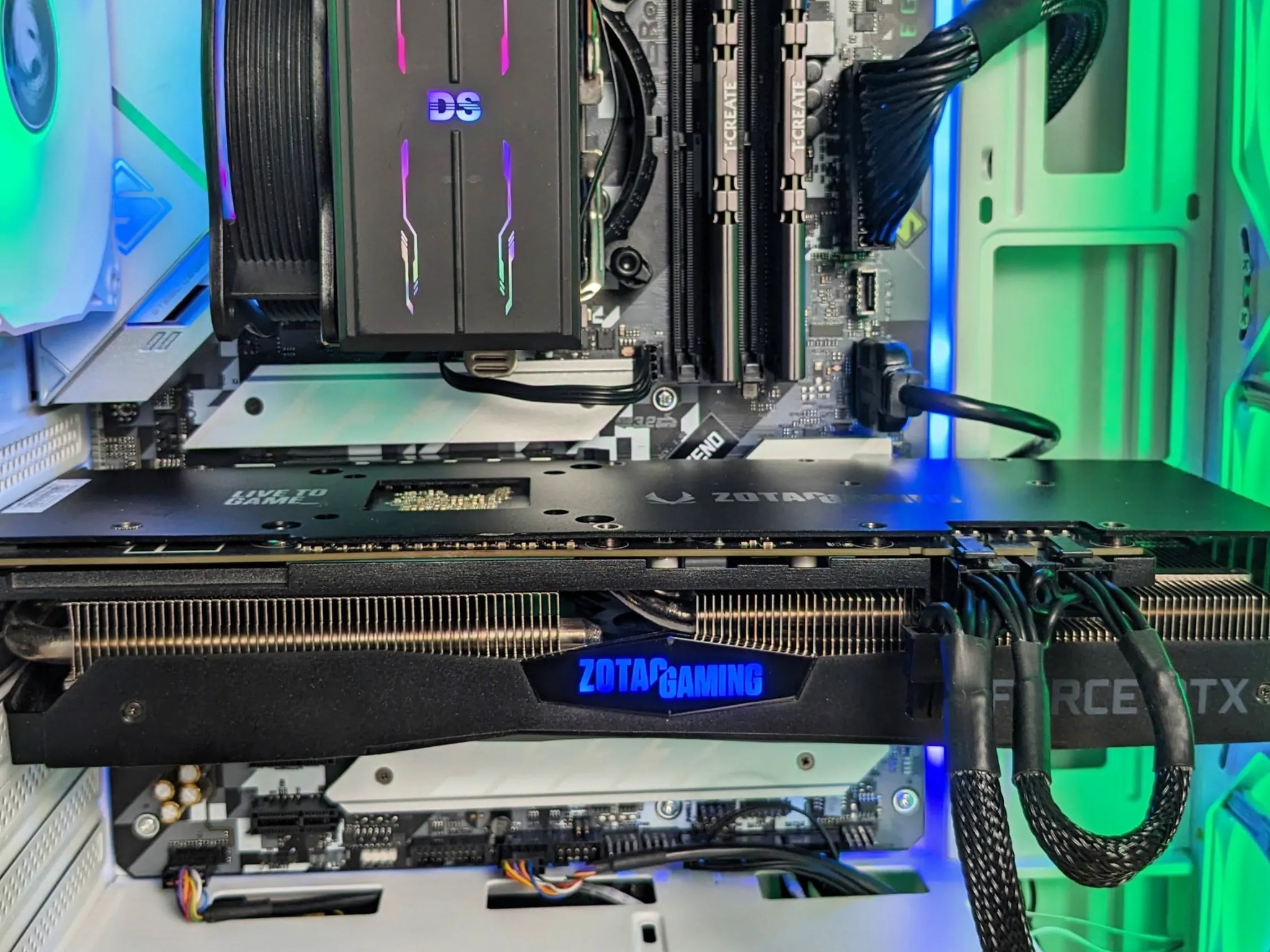 ⚡White Lightning⚡ i5-10400f, RTX 2070, 16GB DDR4 RAM, 1TB SSD M.2, White Case, RGB, Windows 11 Pro