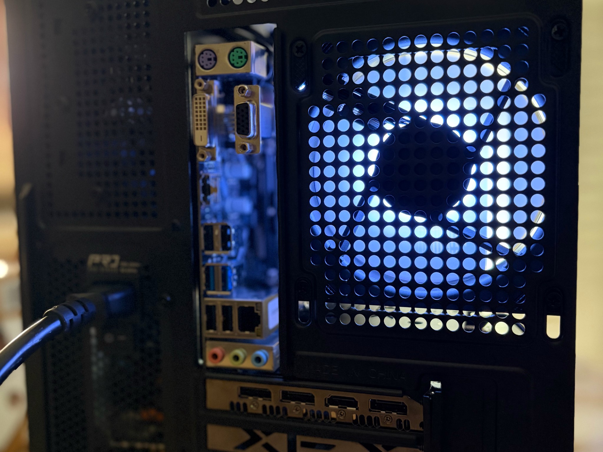Black Gaming PC | RX 6600XT 8GB | INTEL 7-8700 | 16GB RAM | 500GB NVME SSD | Wi-Fi + Bluetooth Pcie