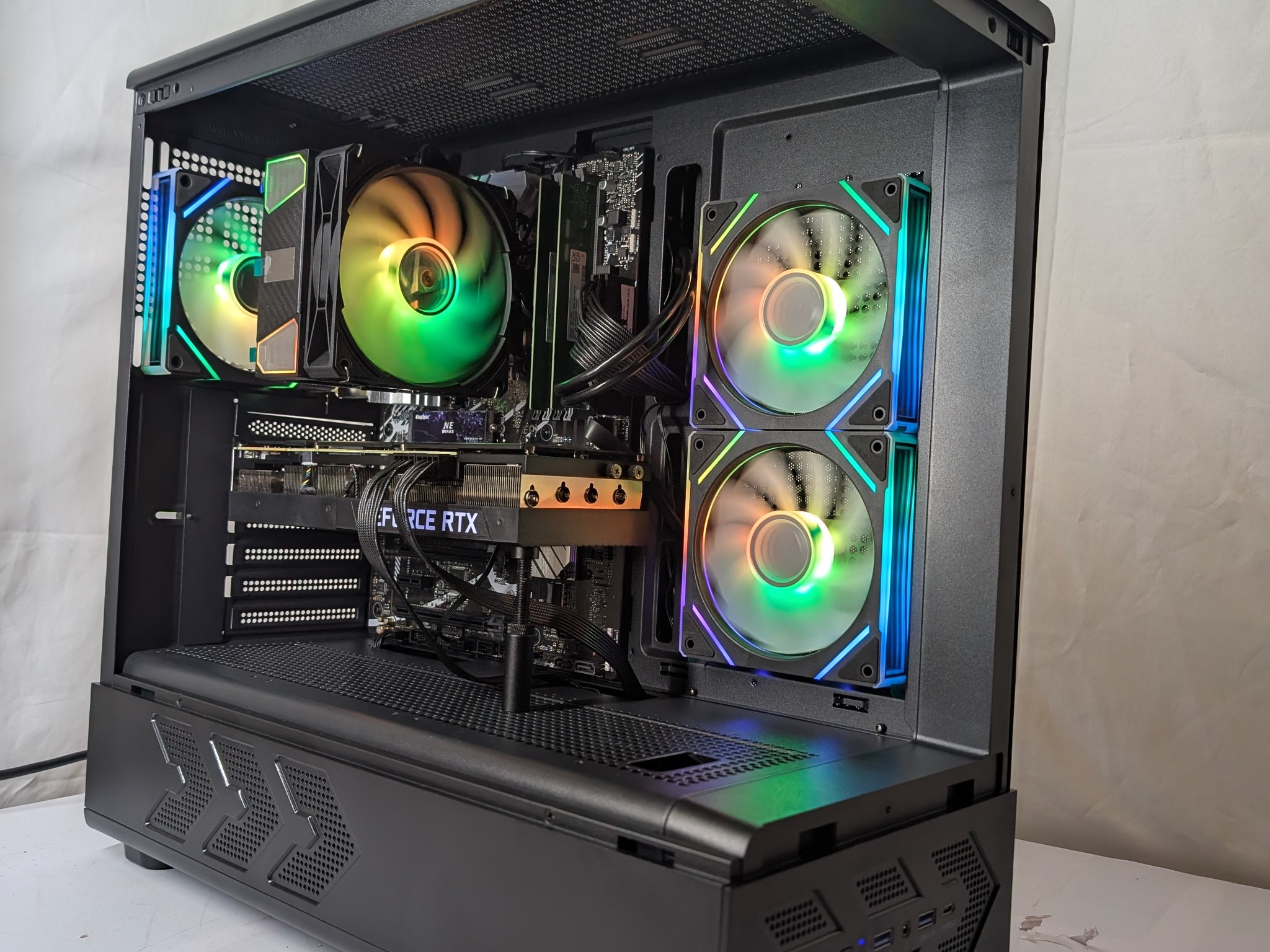 RTX 3090 | I5 12600KF | 16GB DDR5 | 1TB NVME | 1000W PSU