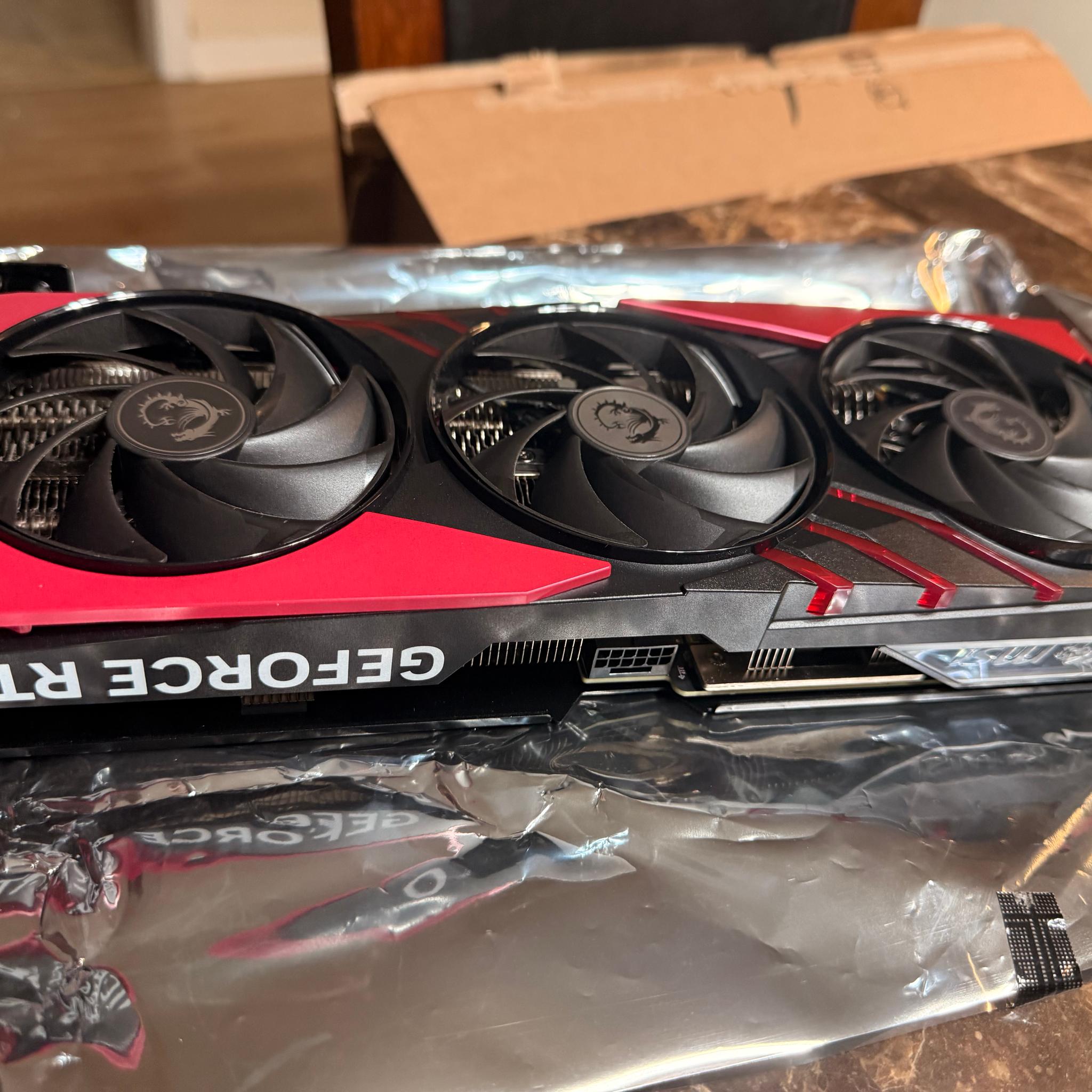 MSI GeForce RTX 4070 SUPER 12G GAMING X SLIM MLG