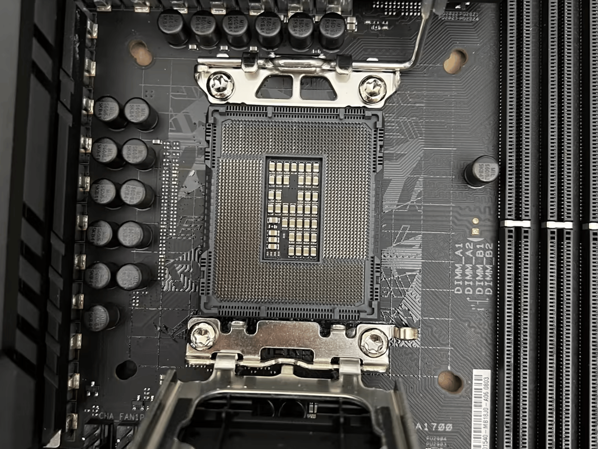 ASUS ROG Strix Z690-E Gaming Wi-Fi DDR5