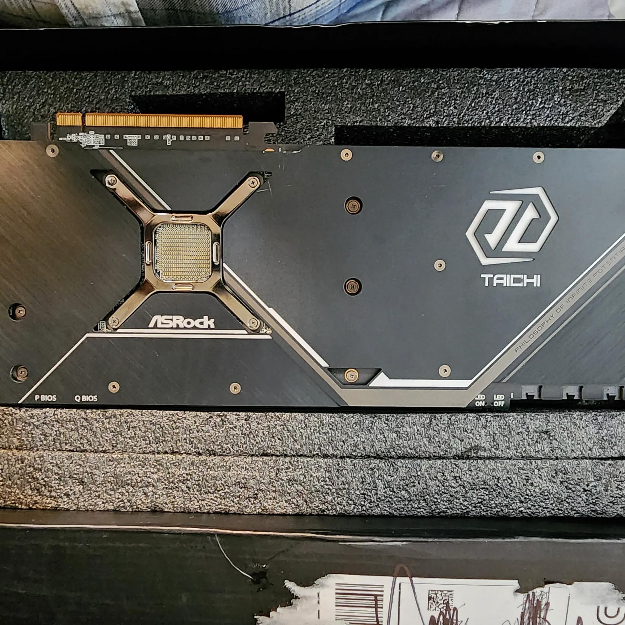 AMD RX 6800 XT NOS ASRock Taichi X OC 16 GB DDR6 6800XT