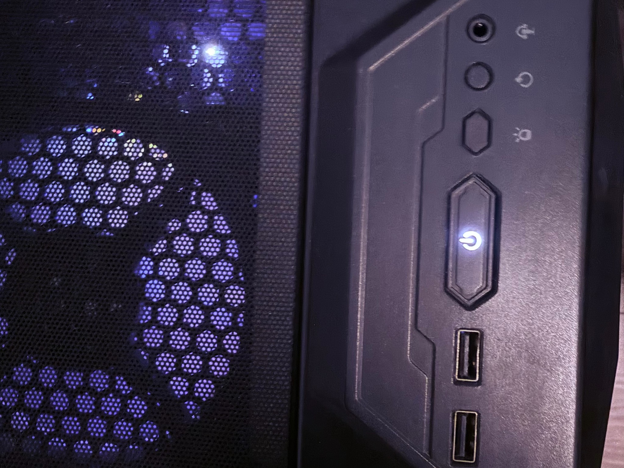 🔥🪖"War Machine"🪖🔥 | 1080/1440p Gaming | Ryzen 5 5600X | RX 6600xt | 16gb Ram | 1TB | WiFi