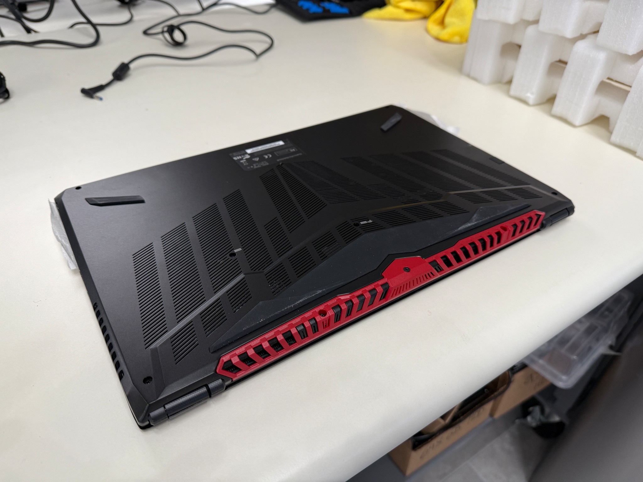 Clevo P957HR- i7-7700HQ+GTX 1070+8GB Ram+256 SSD+W10