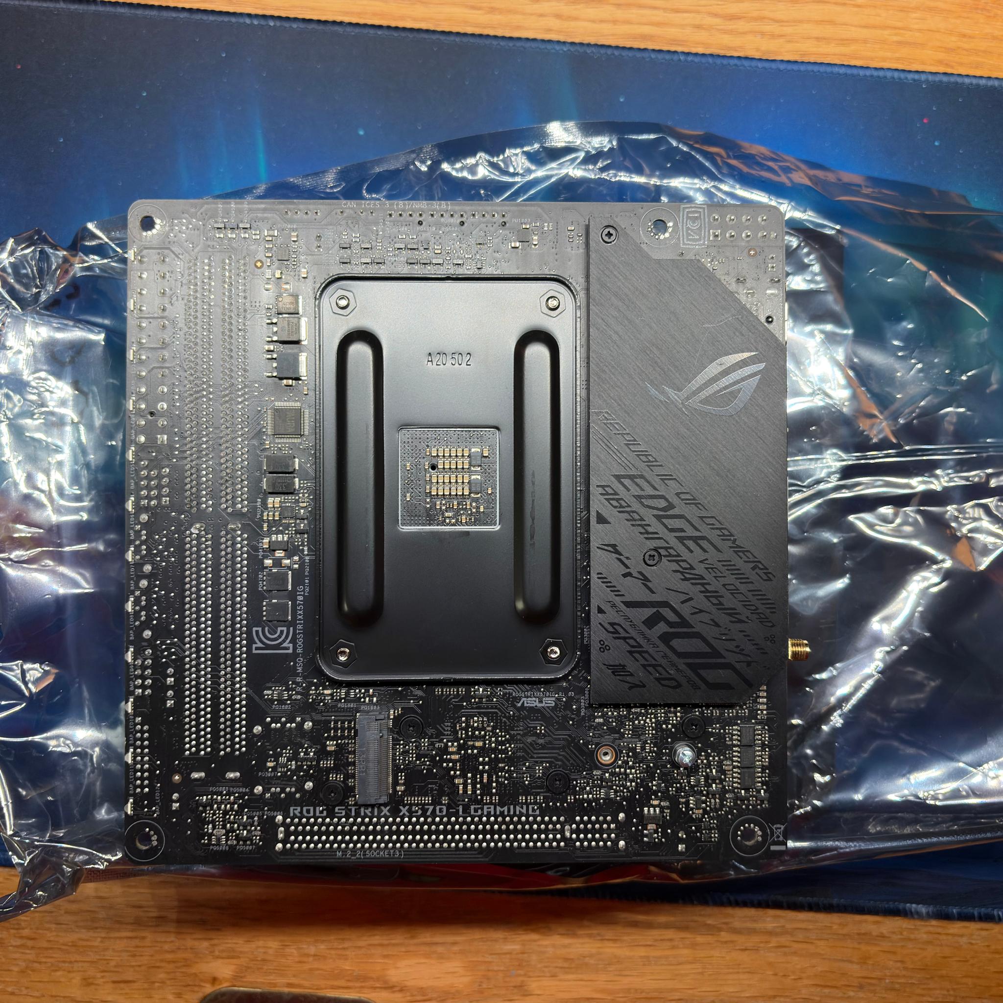 ASUS ROG Strix X570-I Gaming, X570 Mini-ITX Gaming Motherboard