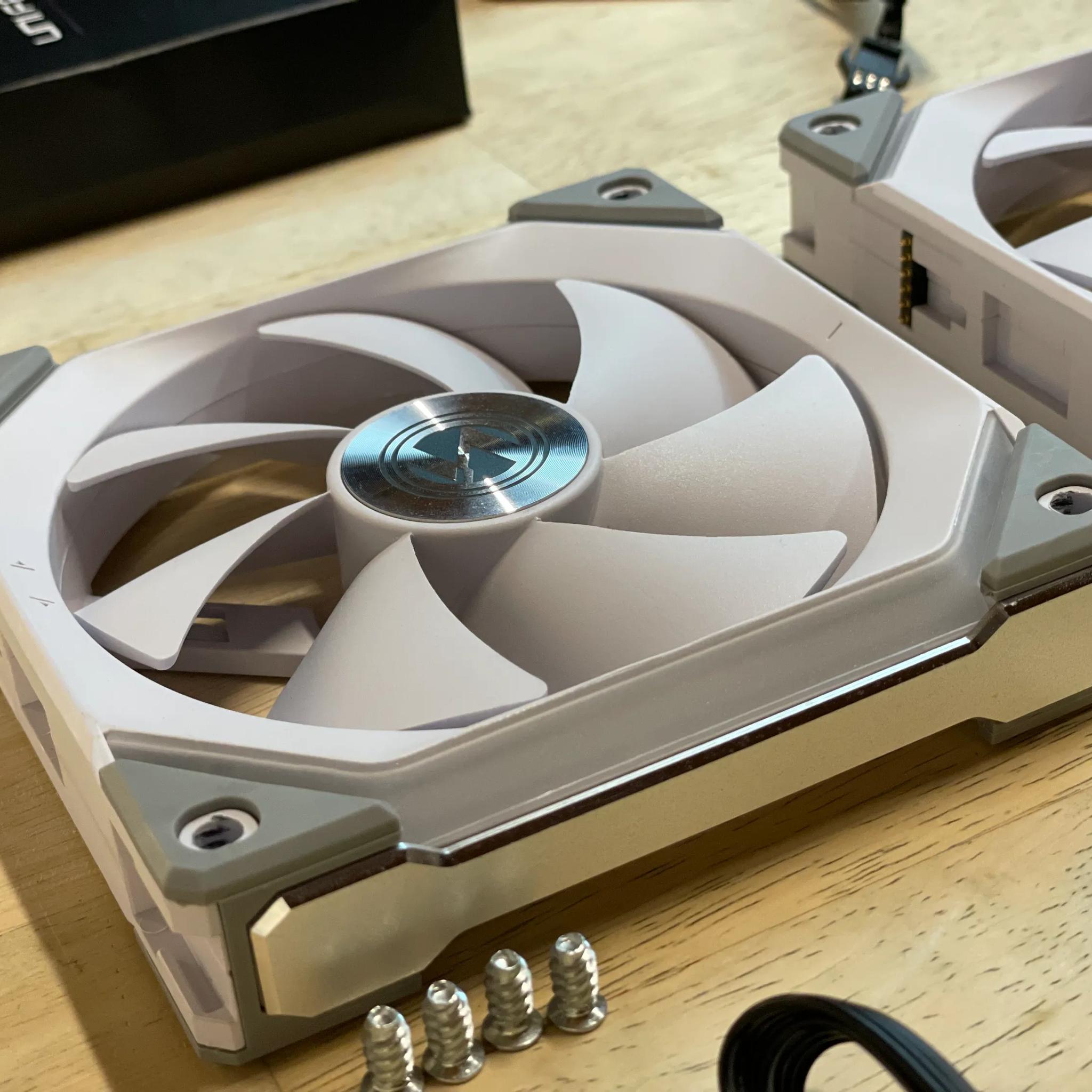 Lian-Li UNI FAN SL120 3-Pack White Edition (Copy 1)