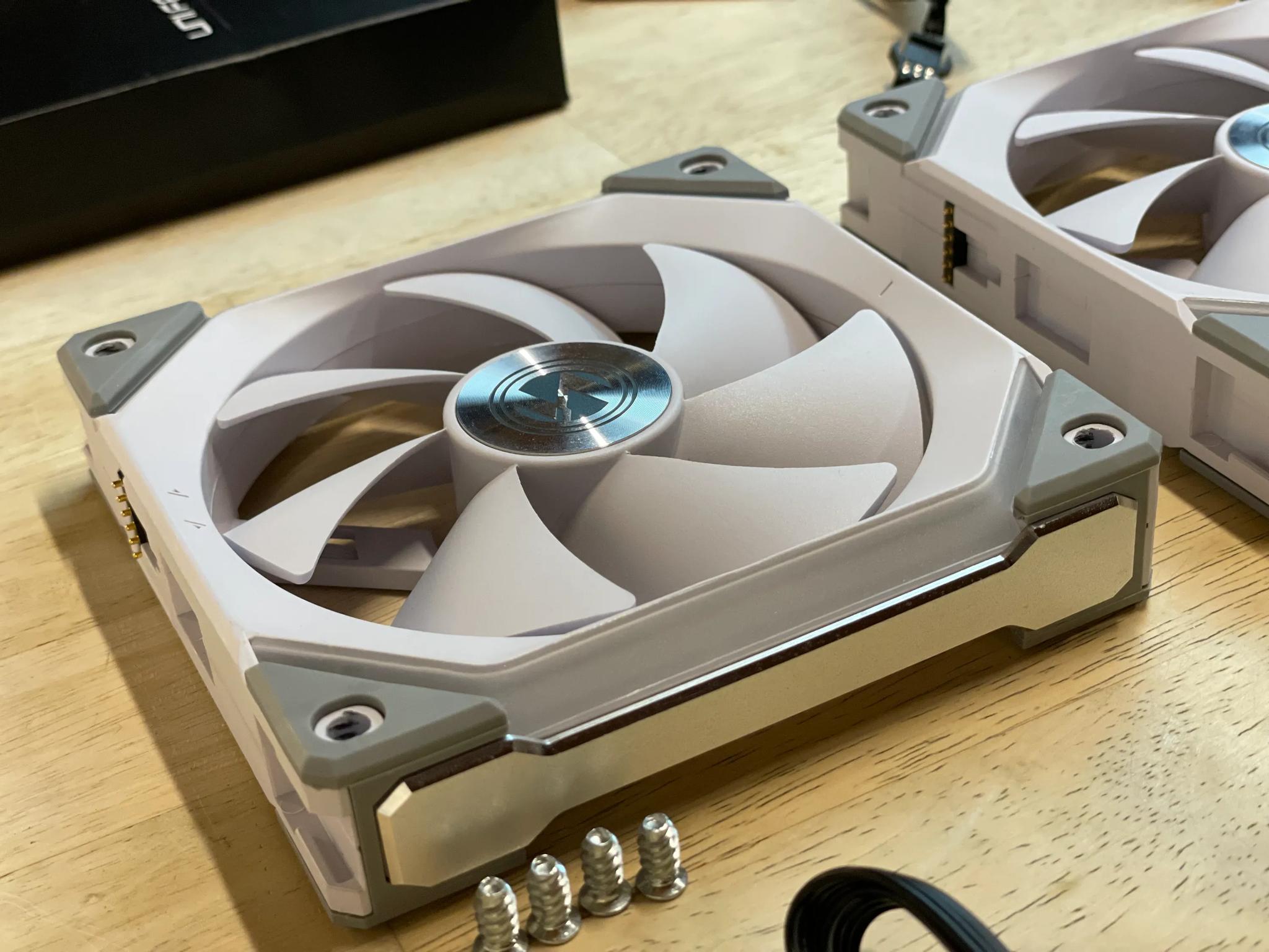 Lian-Li UNI FAN SL120 3-Pack White Edition (Copy 1)