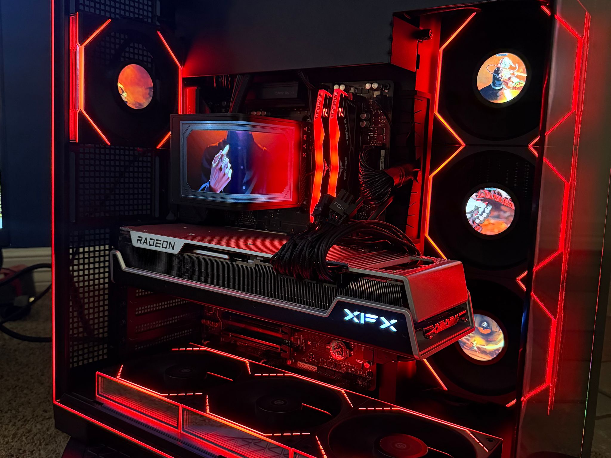 PREMIUM 4K GAMING PC | RYZEN 7 9800X3D | RX 7900 XTX 24GB | 32GB DDR5 | 5TB STORAGE | TRYX PANORAMA