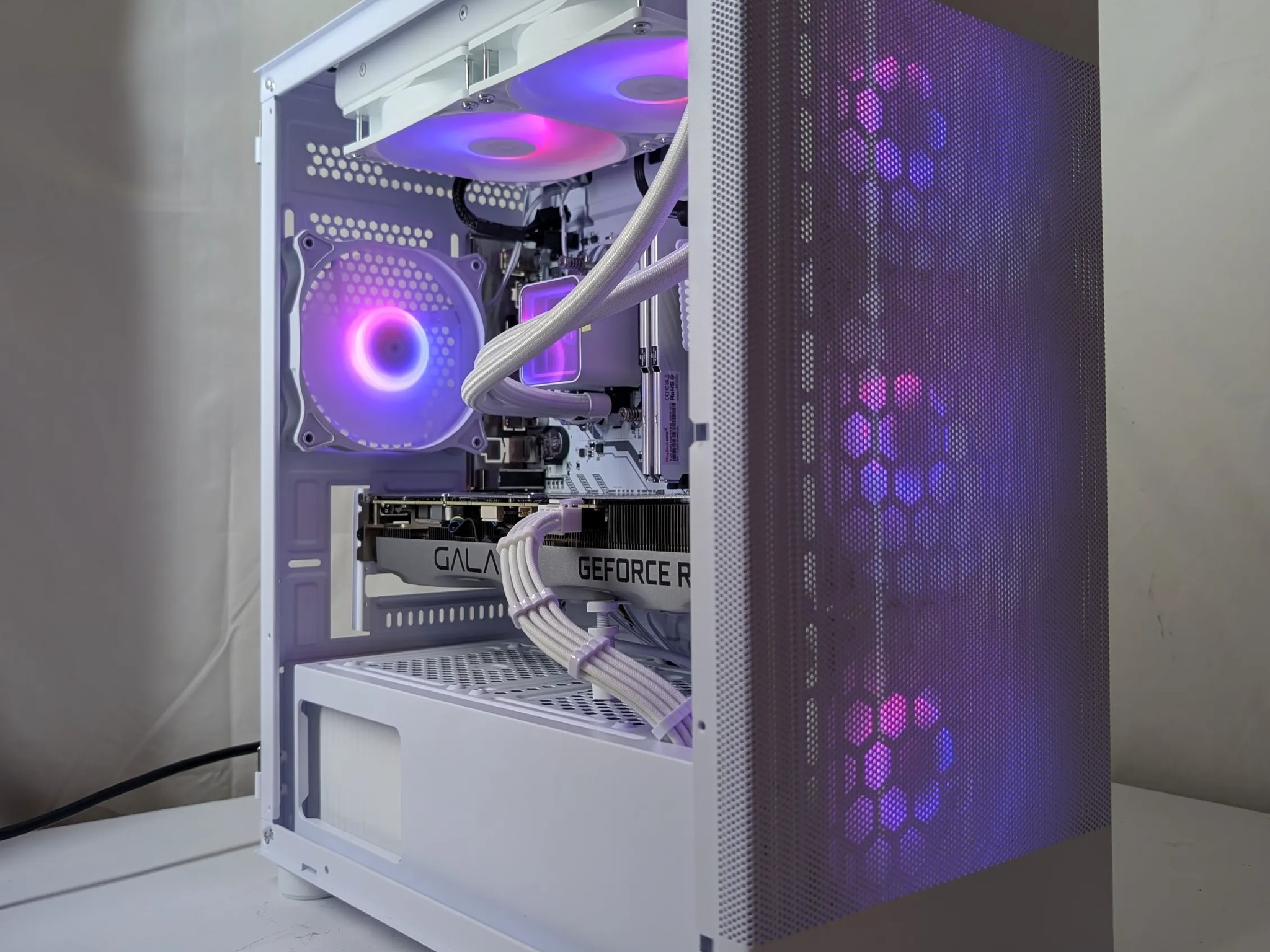 ALL WHITE | RTX 3070 | RYZEN 5 5600X | 16GB DDR4 | 500GB NVME