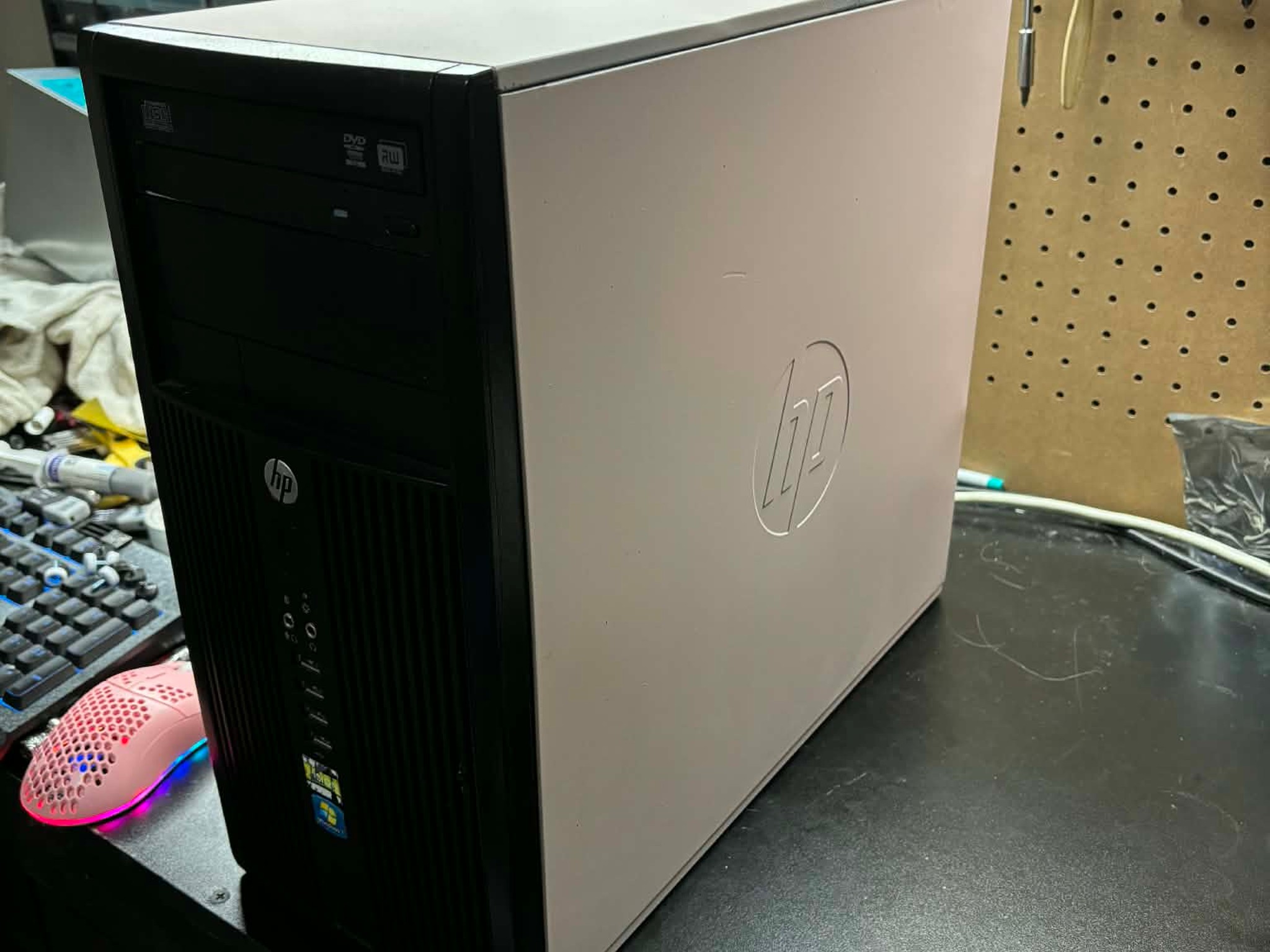 Retro Tower | AMD A10-5800B, 16GB RAM, 250GB SSD, AMD R7 450, Win10, WiFi