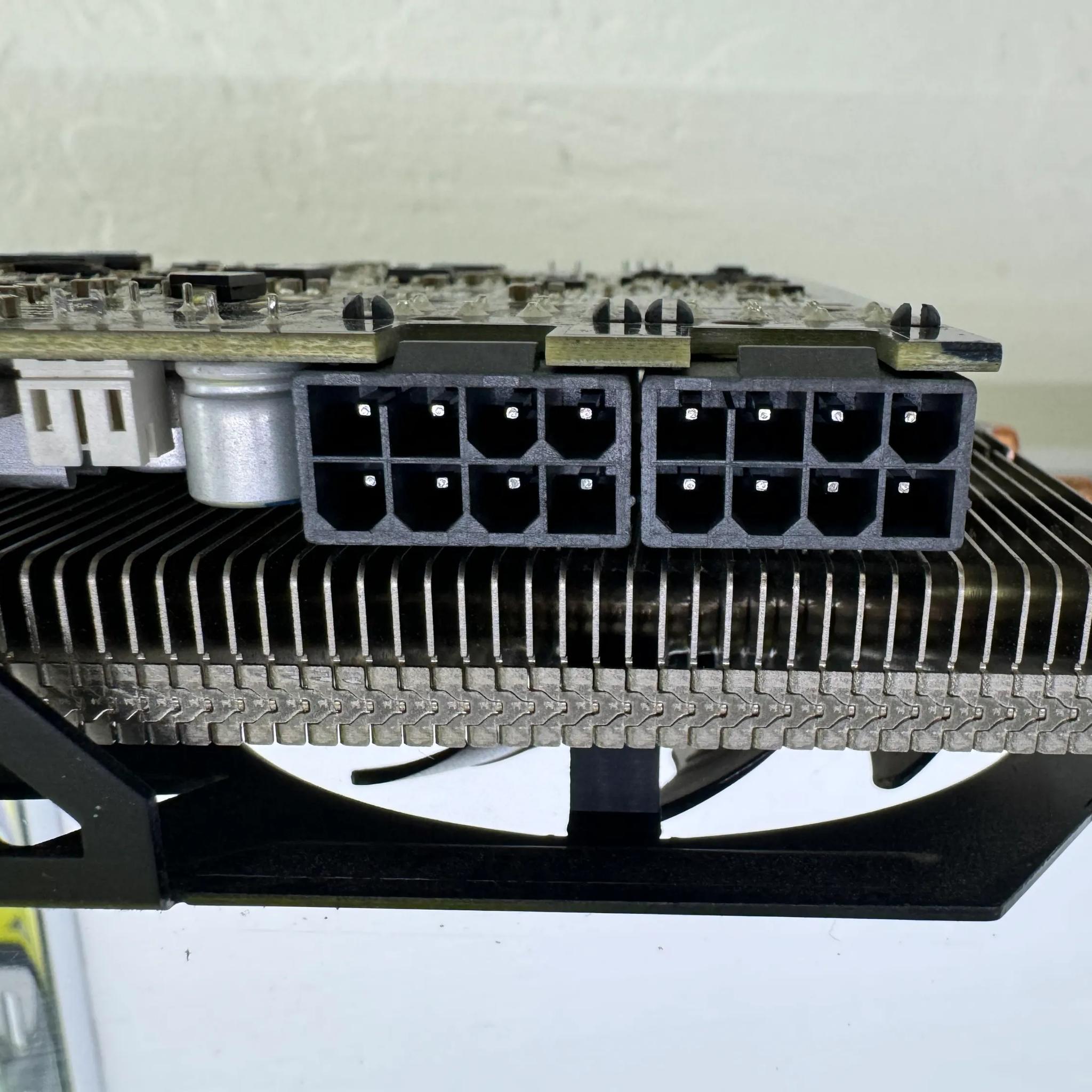GIGABYTE GeForce GTX 980 WINDFORCE 3X OC EDITION 4GB Graphics Card (Refurbished)