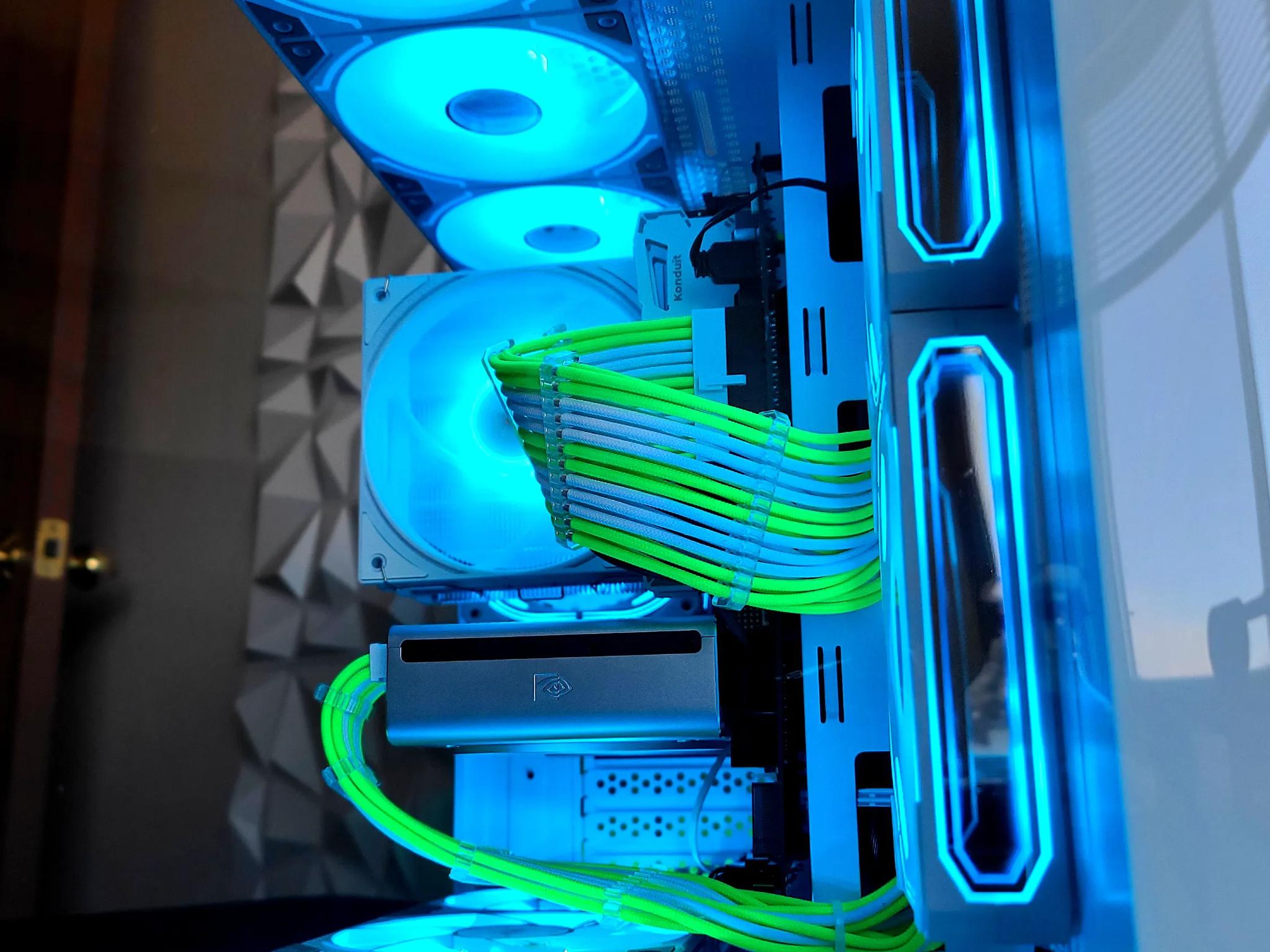 Nvidia GeForce RTX 2080 Ti 11 GB | AMD Ryzen 7 3700x 8-Core CPU | 32 GB Ram | 1 TB SSD