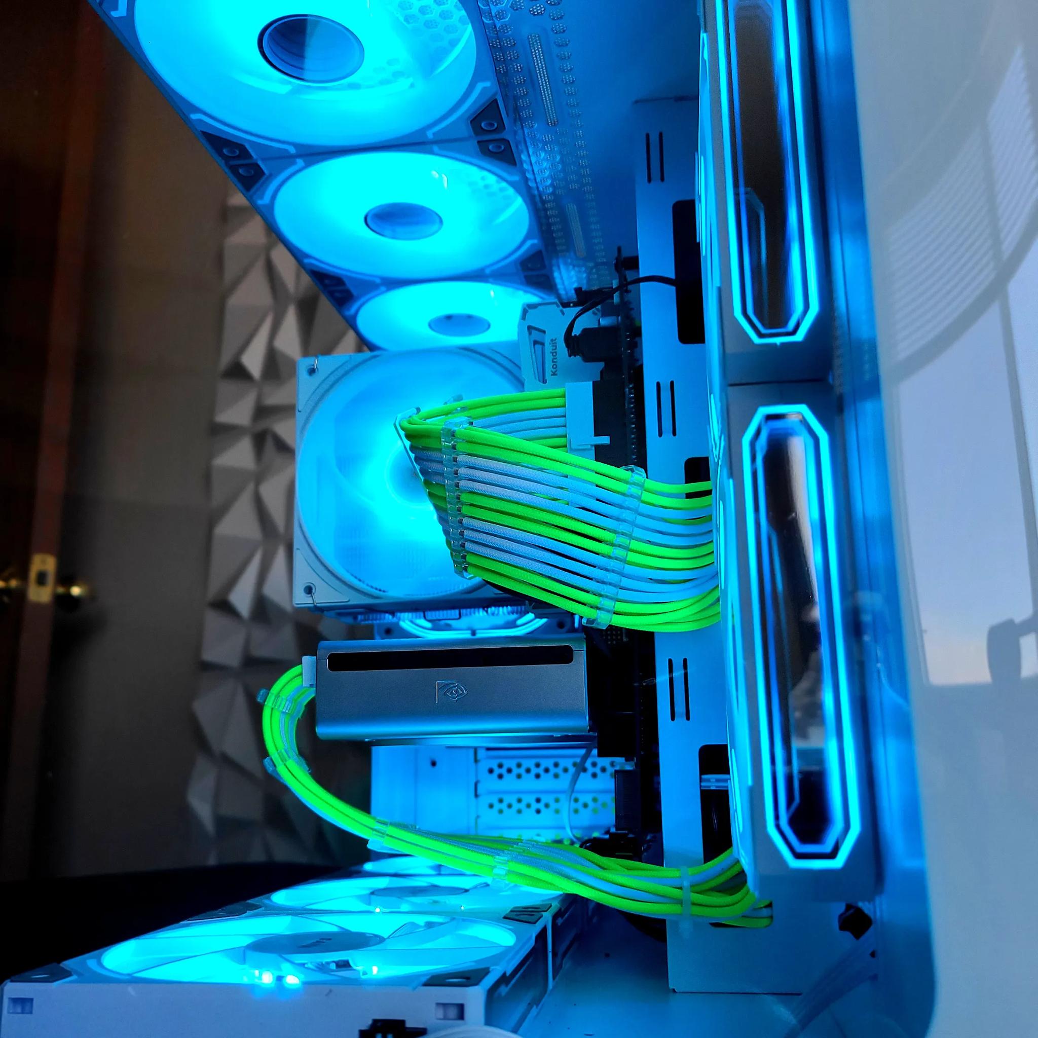 Nvidia GeForce RTX 2080 Ti 11 GB | AMD Ryzen 7 3700x 8-Core CPU | 32 GB Ram | 1 TB SSD