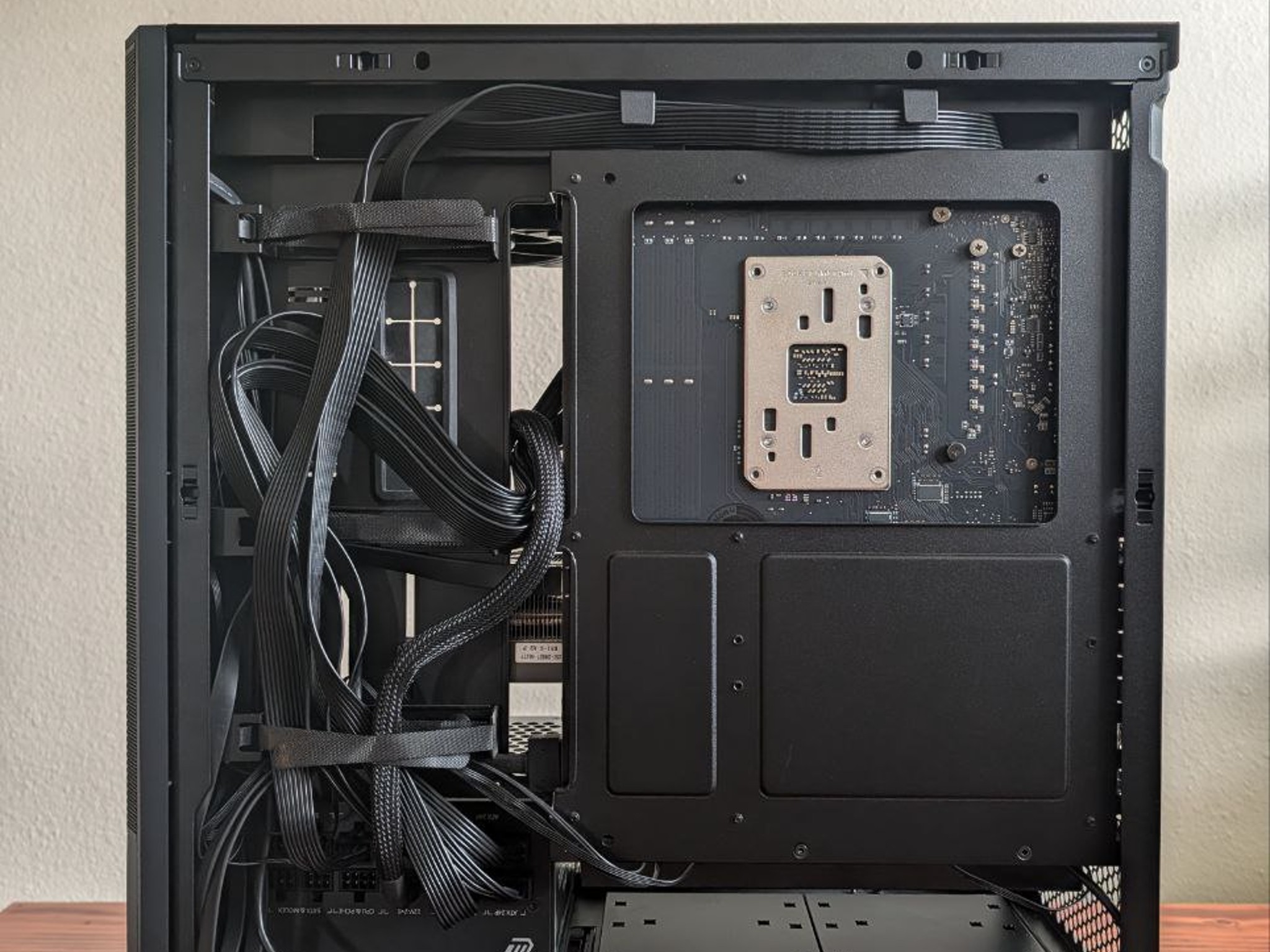 PC: 5080, 9950X3D, DDR5 32GB, 2TB SSD, AIO