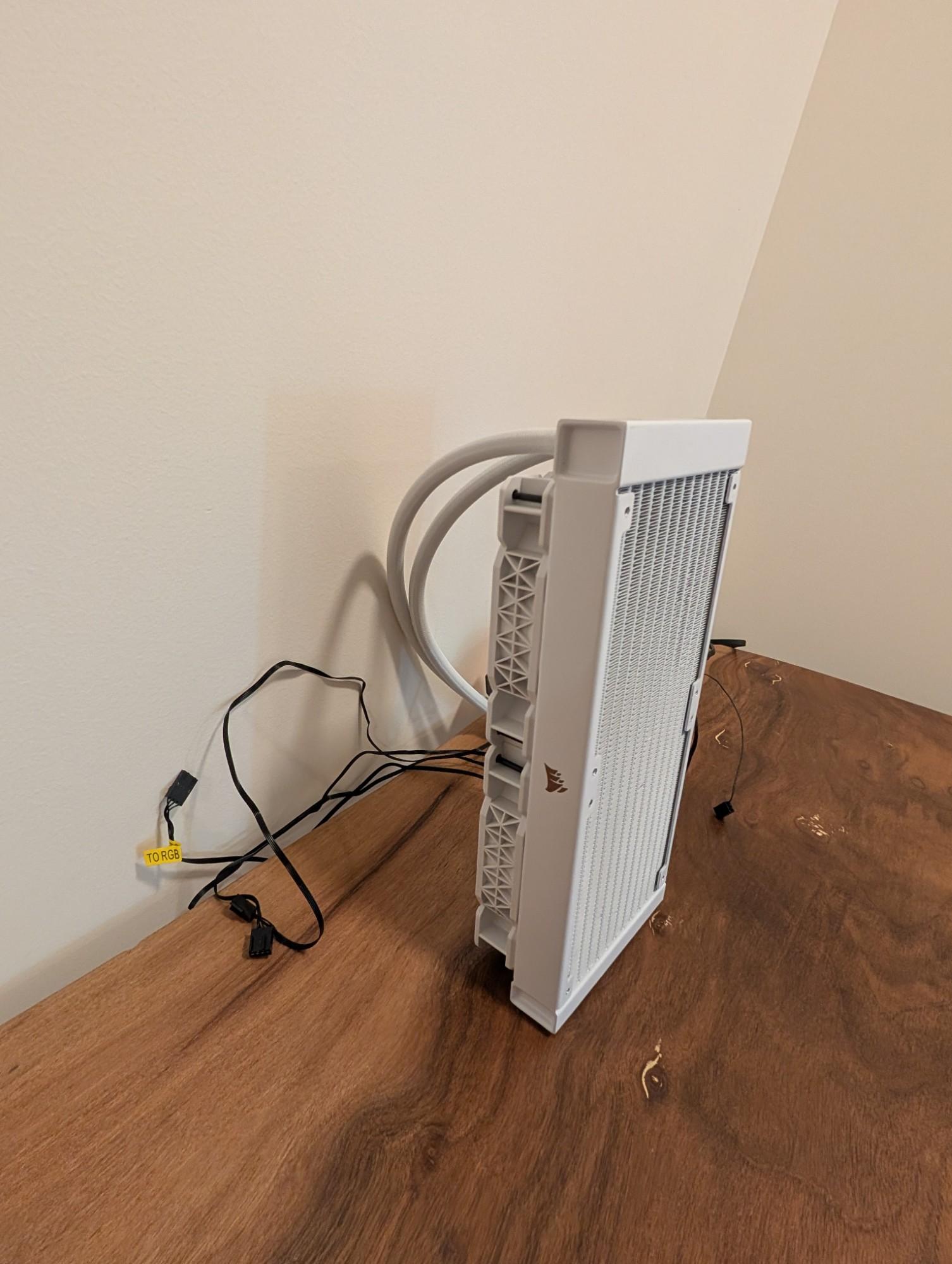 CORSAIR iCUE H100i Elite CAPELLIX 240mm AIO Liquid CPU Cooler - Excellent Condition