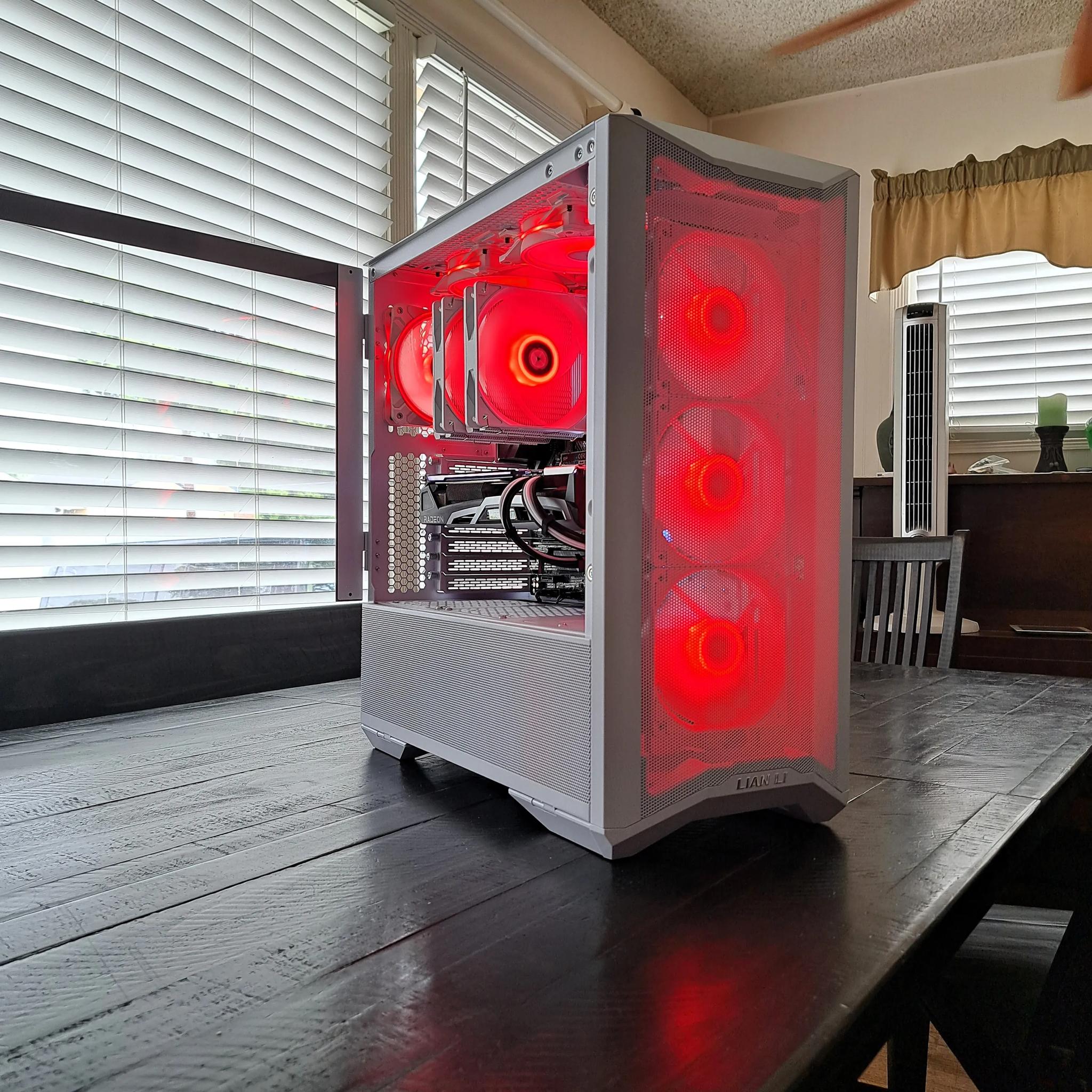 |🍪The Oreo🍪| Mid-High End Gaming PC