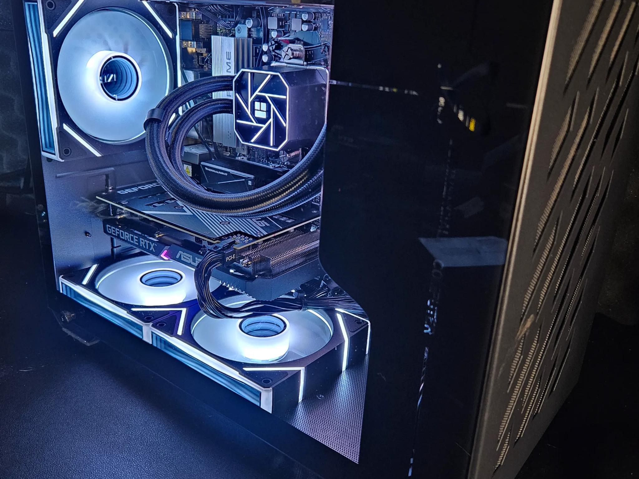 Scratch sale!! Portable liquid cooled RIG Ryzen 7 7800X3D / 32GB / 2TB SSD / RTX3060