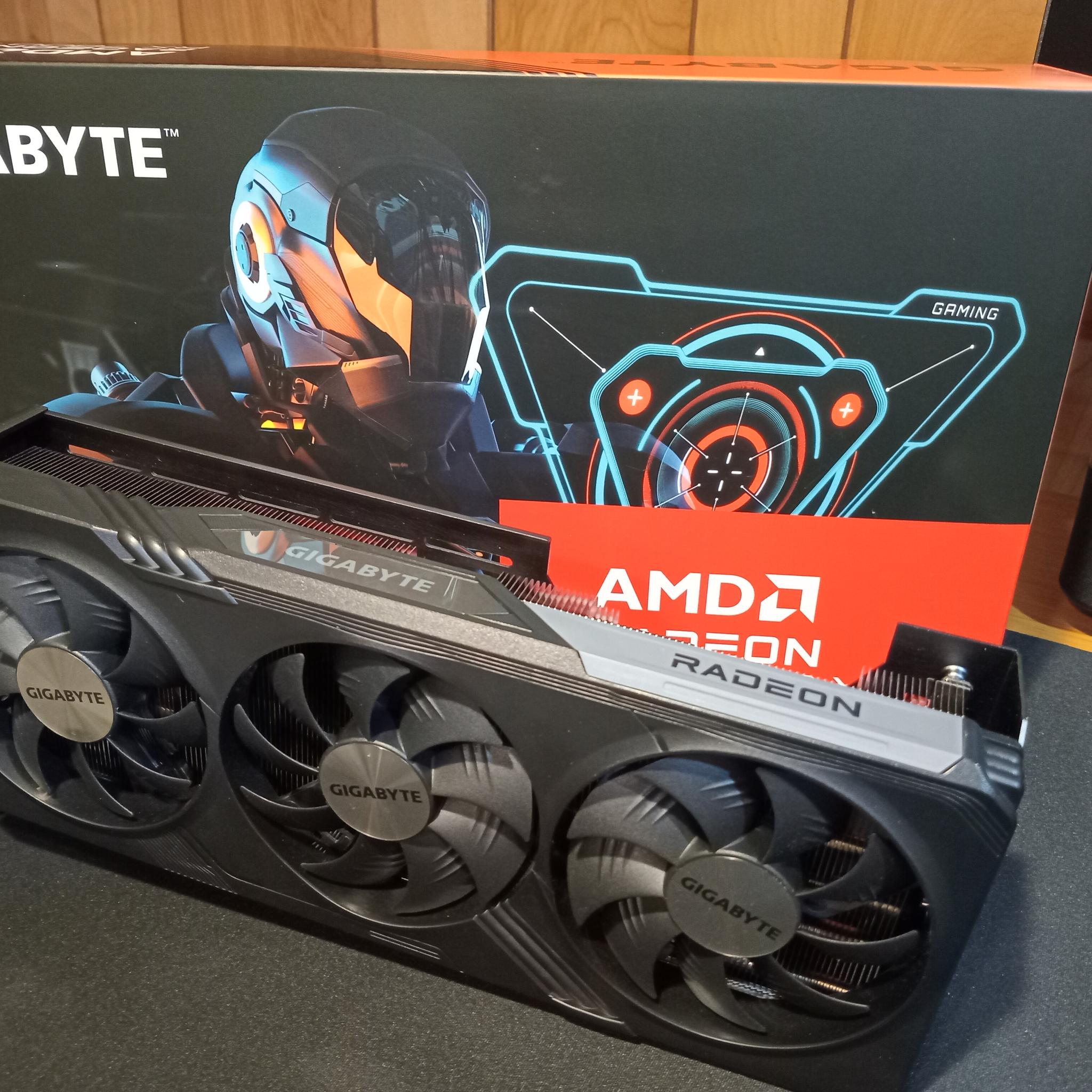 GIGABYTE Radeon RX 7800 XT GAMING OC 16G