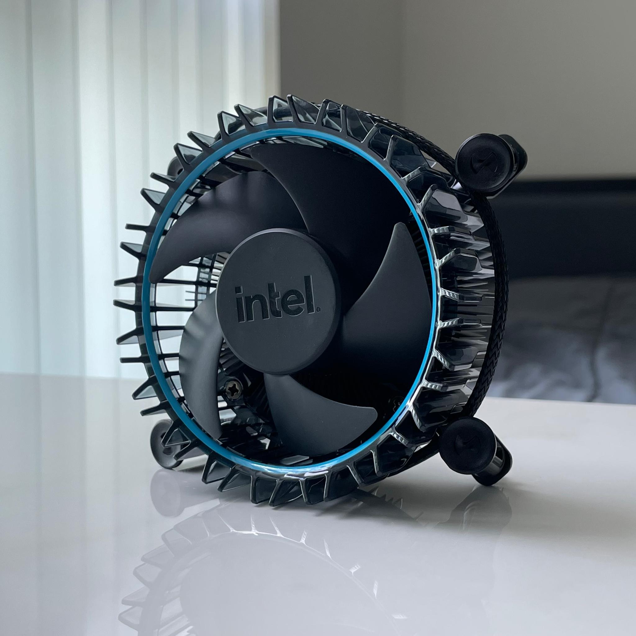 Intel Laminar RM1 Aluminum Heatsink Low Profile LGA 1700 4-Pin Stock Cooler - Black/Blue