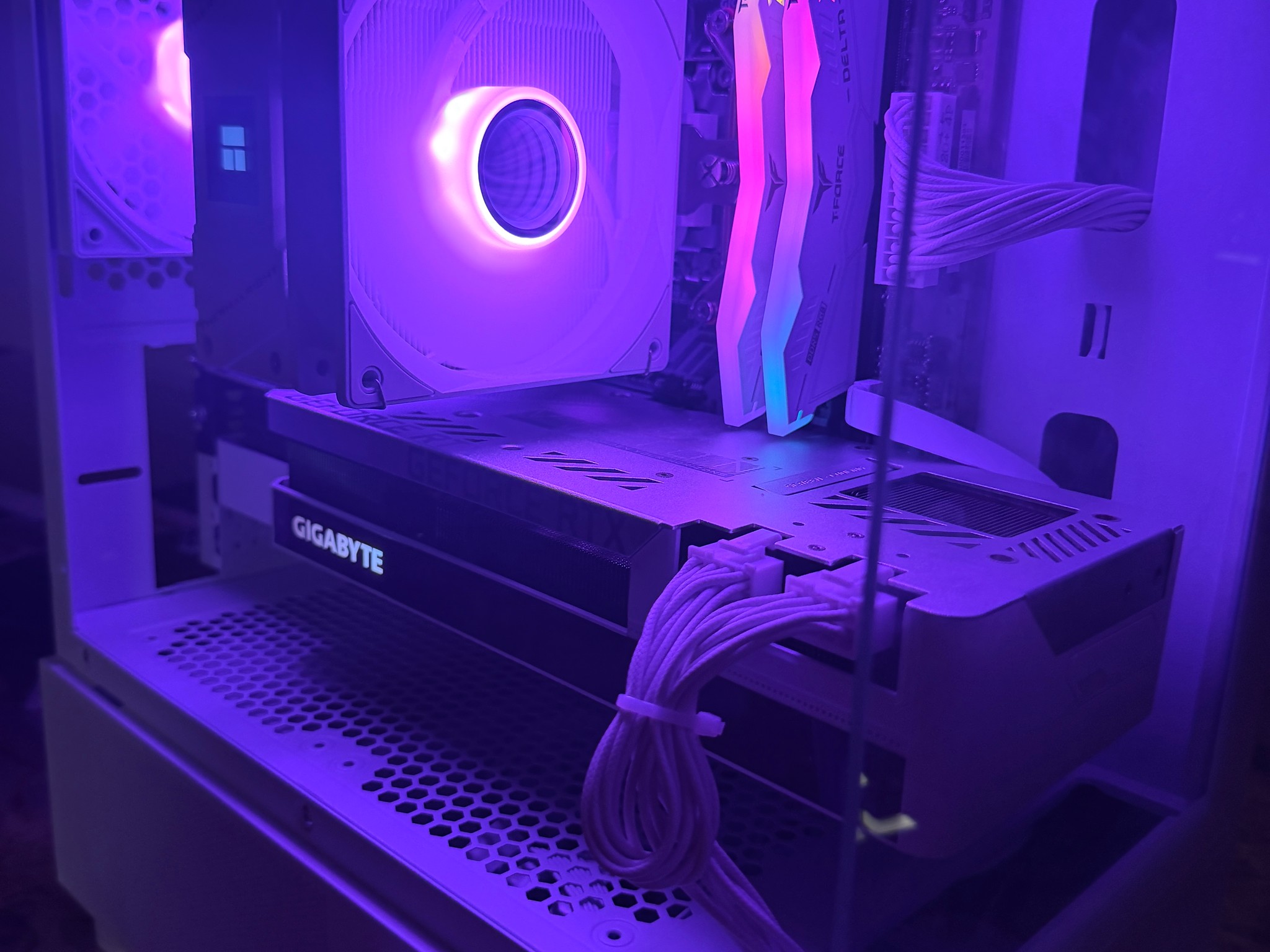 WHITE 3080 Gaming PC | RTX 3080 | 16GB DDR5 | 9600x | 1TB Storage | LCD DISPLAY Cooler